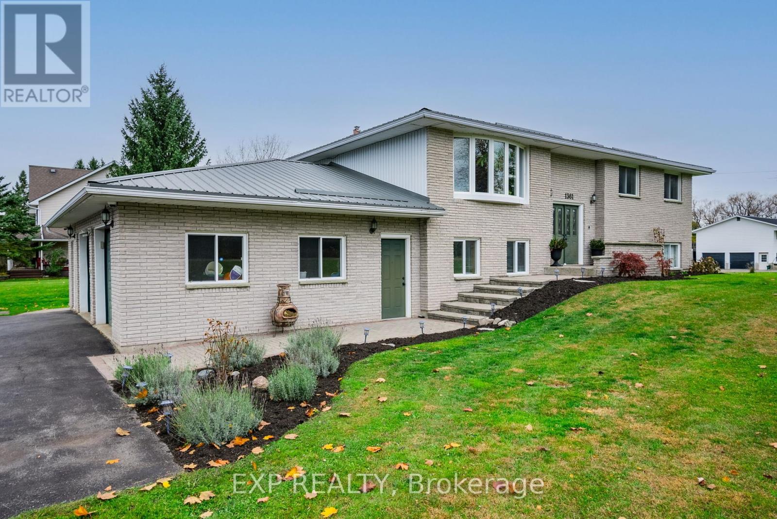 Property at 8408 TROTTERS LANE W image 1