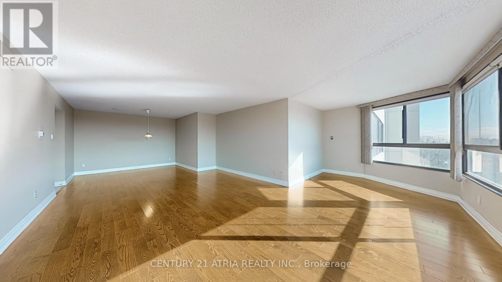 701 - 1300 Bloor Street, Mississauga, Ontario  L4Y 3Z2 - Photo 4 - W11957432