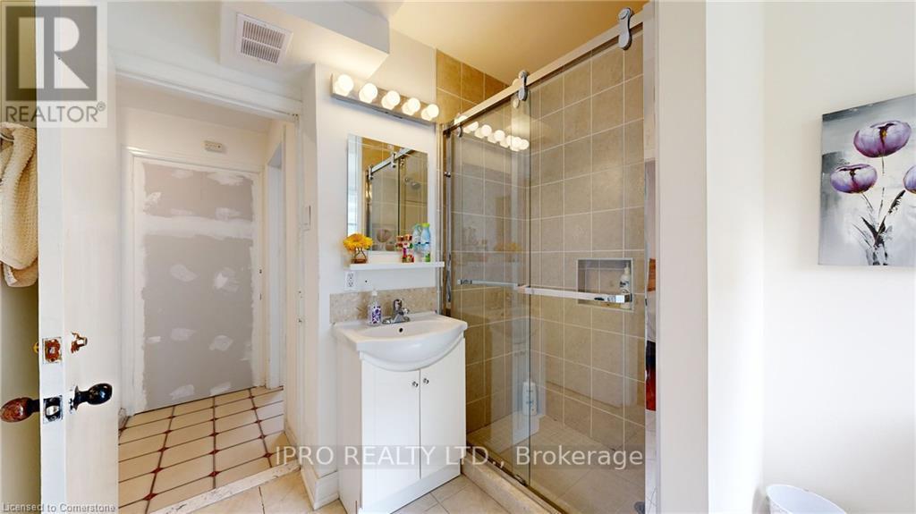 5177 Kitchener Street, Niagara Falls (Clifton Hill), Ontario  L2G 1B4 - Photo 46 - X11956600