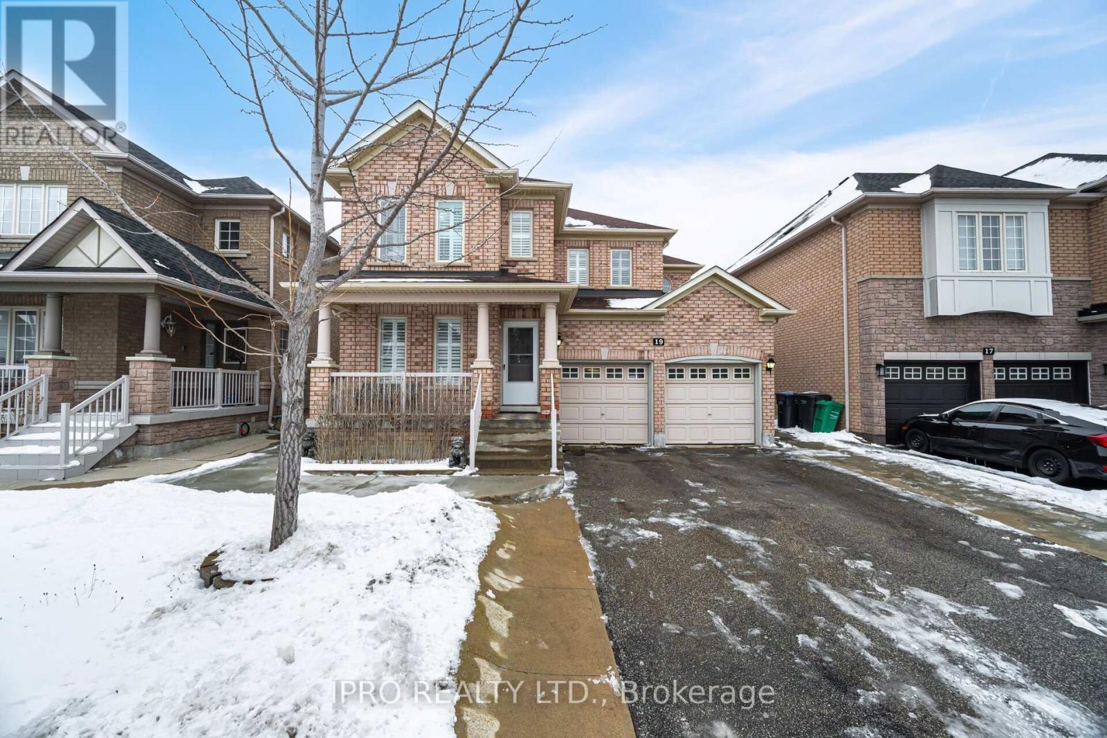 19 Citronella Lane, Brampton, Ontario  L6R 3E8 - Photo 2 - W11957772