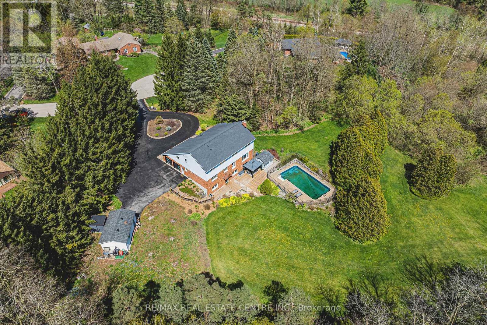 Property at 6 IRIS COURT image 1