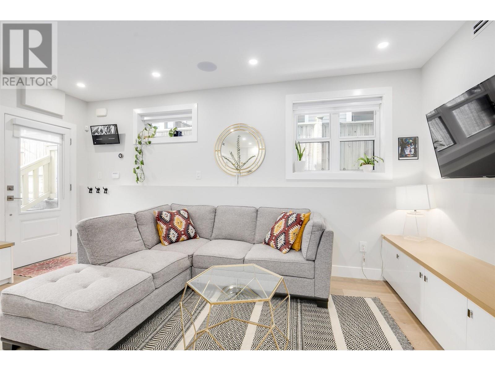 1762 E 14th Avenue, Vancouver, British Columbia  V5N 2E2 - Photo 8 - R2962962
