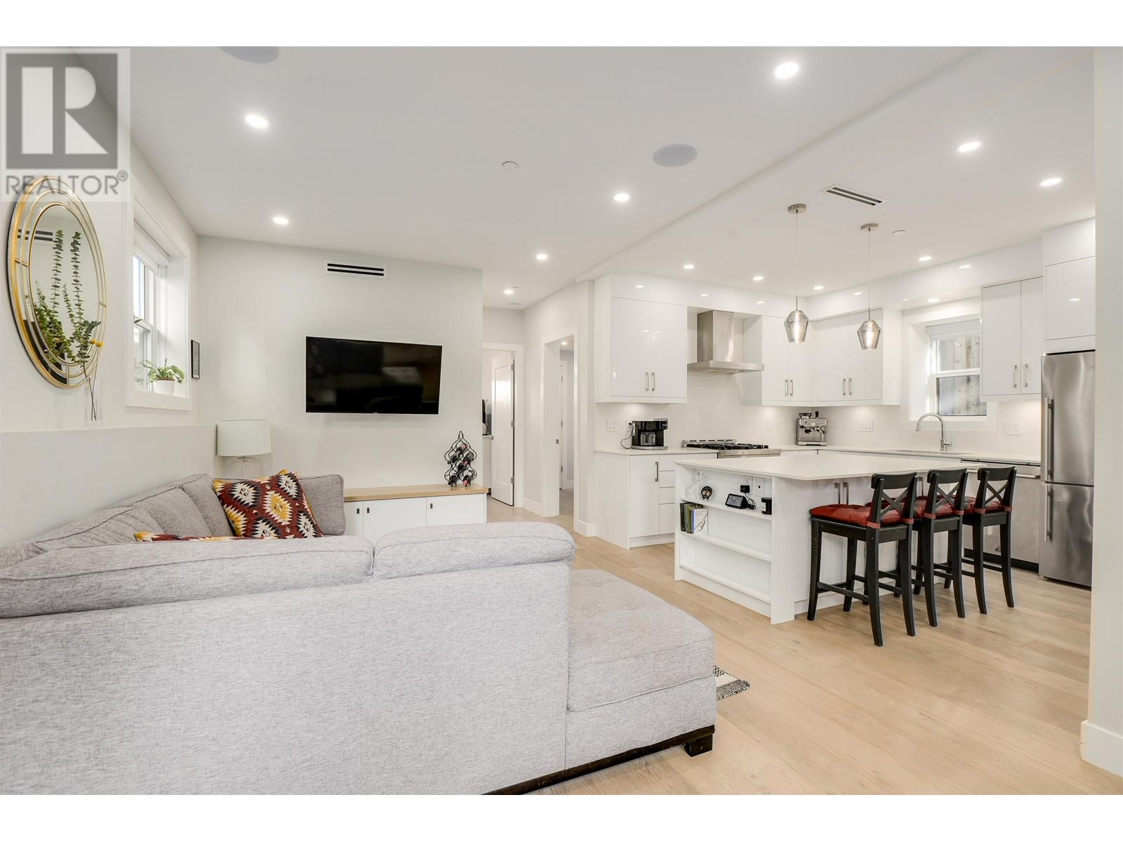 Property at 1762 E 14TH AVENUE image 3