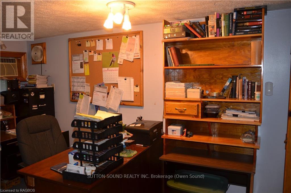402432 Grey Road 4, West Grey, Ontario  N0H 1R0 - Photo 11 - X10850109