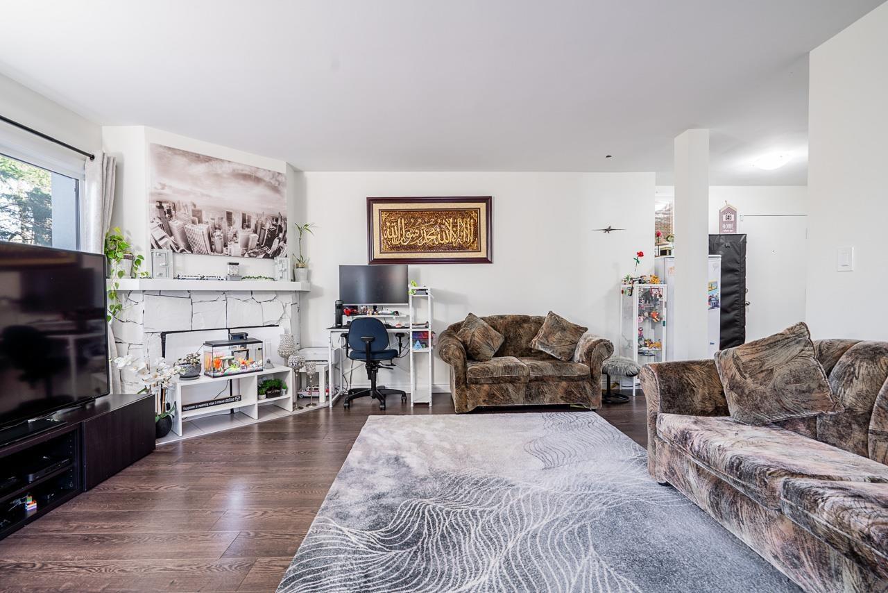 201 13283 70b Avenue, Surrey, British Columbia  V3W 7Z2 - Photo 2 - R2963848