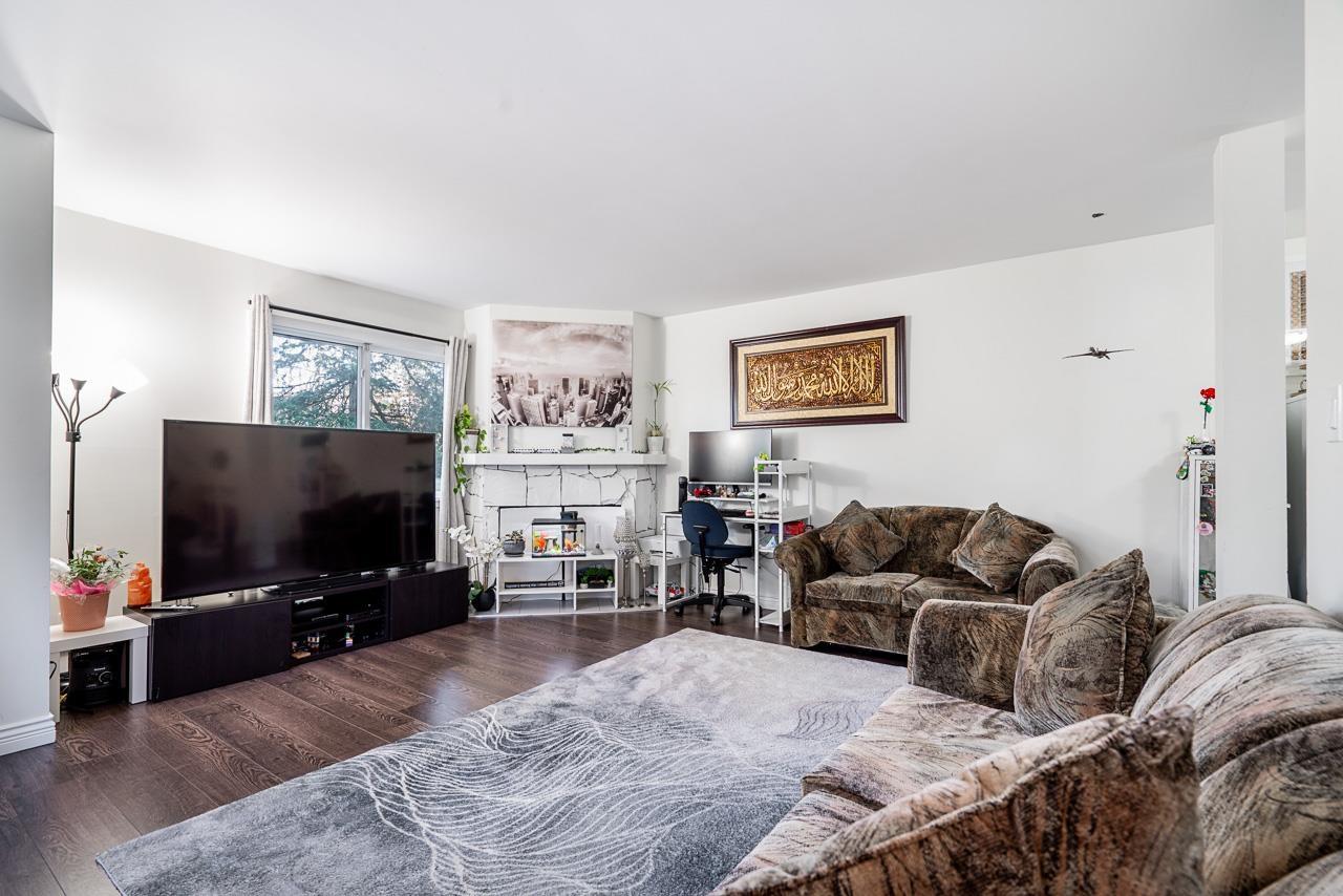 201 13283 70b Avenue, Surrey, British Columbia  V3W 7Z2 - Photo 3 - R2963848