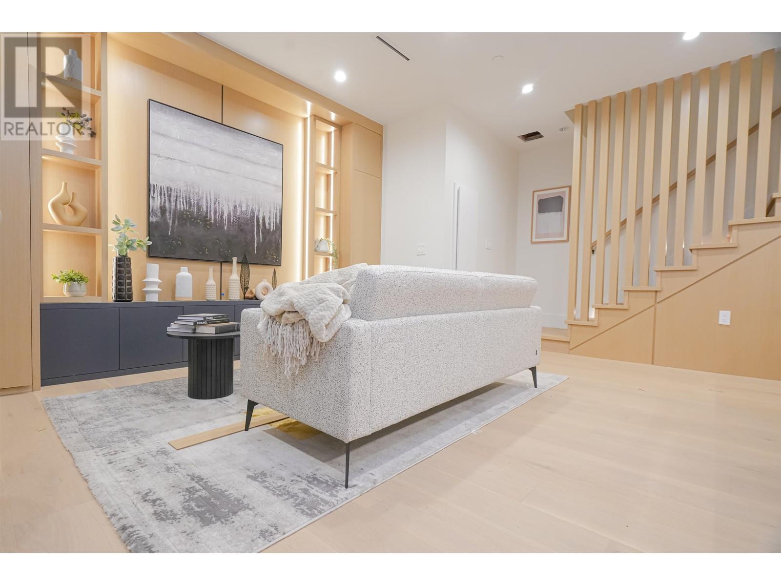 Listing Picture 11 of 23 : 4858 DUMFRIES STREET, Vancouver / 溫哥華 - 魯藝地產 Yvonne Lu Group - MLS Medallion Club Member