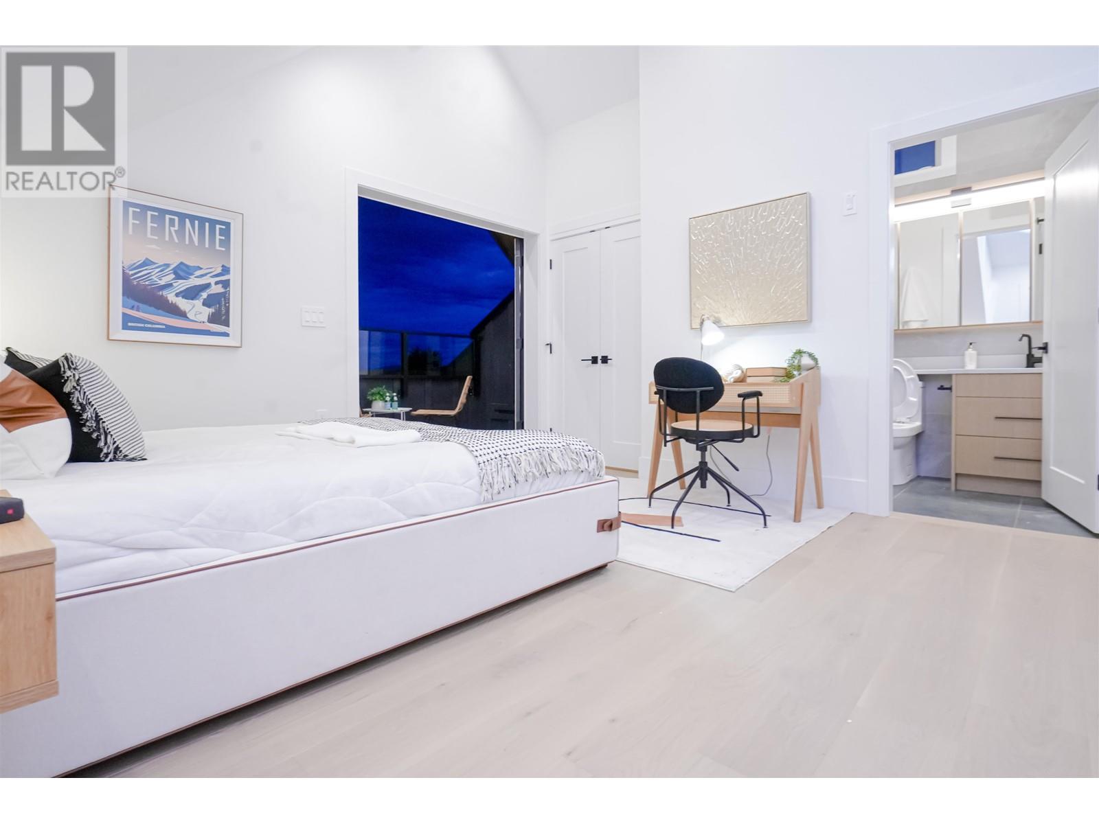 Listing Picture 17 of 23 : 4858 DUMFRIES STREET, Vancouver / 溫哥華 - 魯藝地產 Yvonne Lu Group - MLS Medallion Club Member