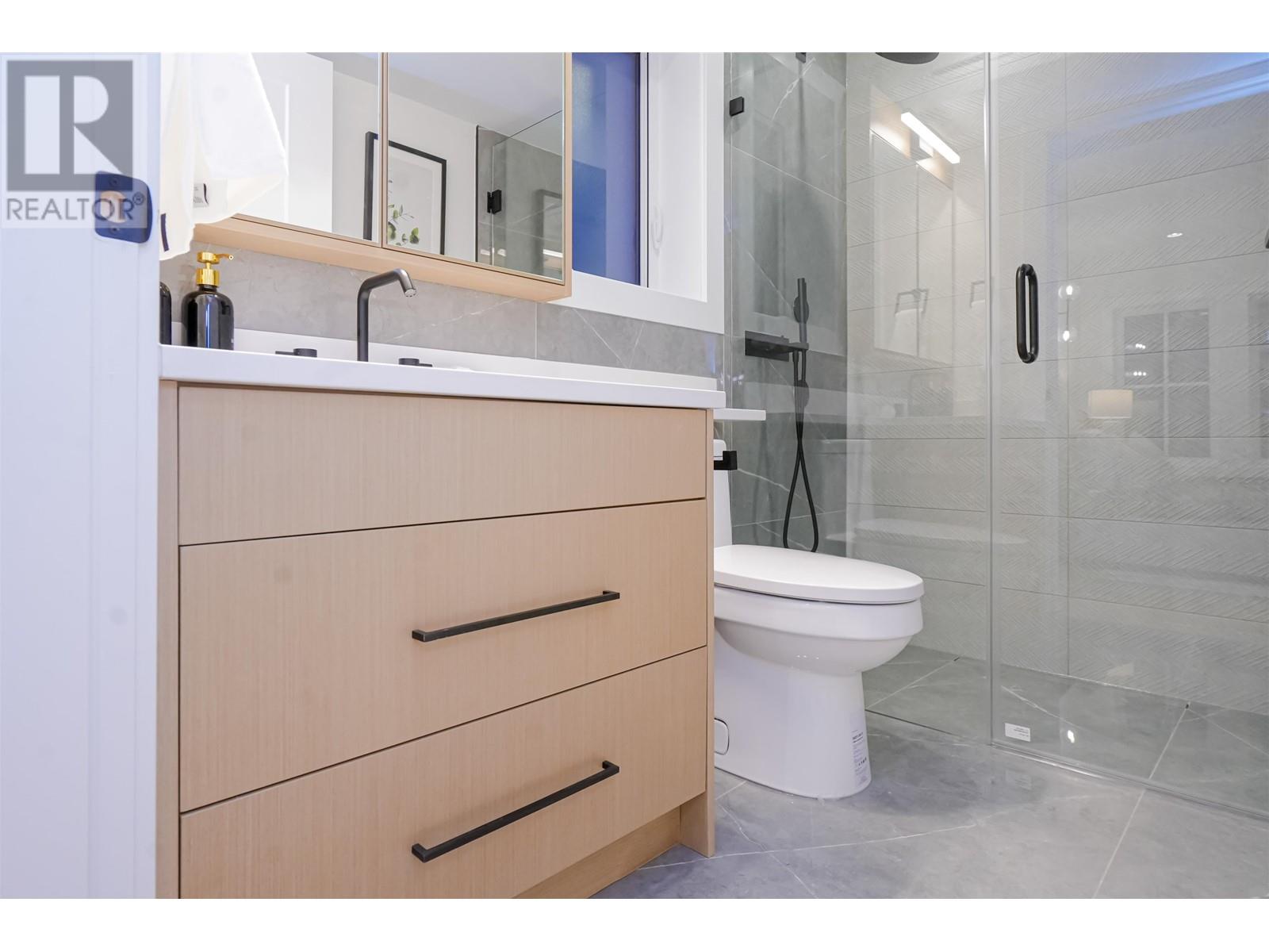 Listing Picture 18 of 23 : 4858 DUMFRIES STREET, Vancouver / 溫哥華 - 魯藝地產 Yvonne Lu Group - MLS Medallion Club Member