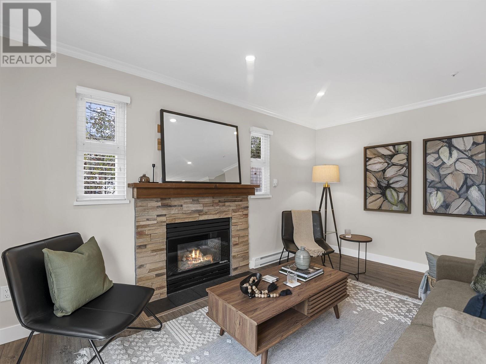 Listing Picture 3 of 29 : 102 3709 PENDER STREET, Burnaby / 本拿比 - 魯藝地產 Yvonne Lu Group - MLS Medallion Club Member