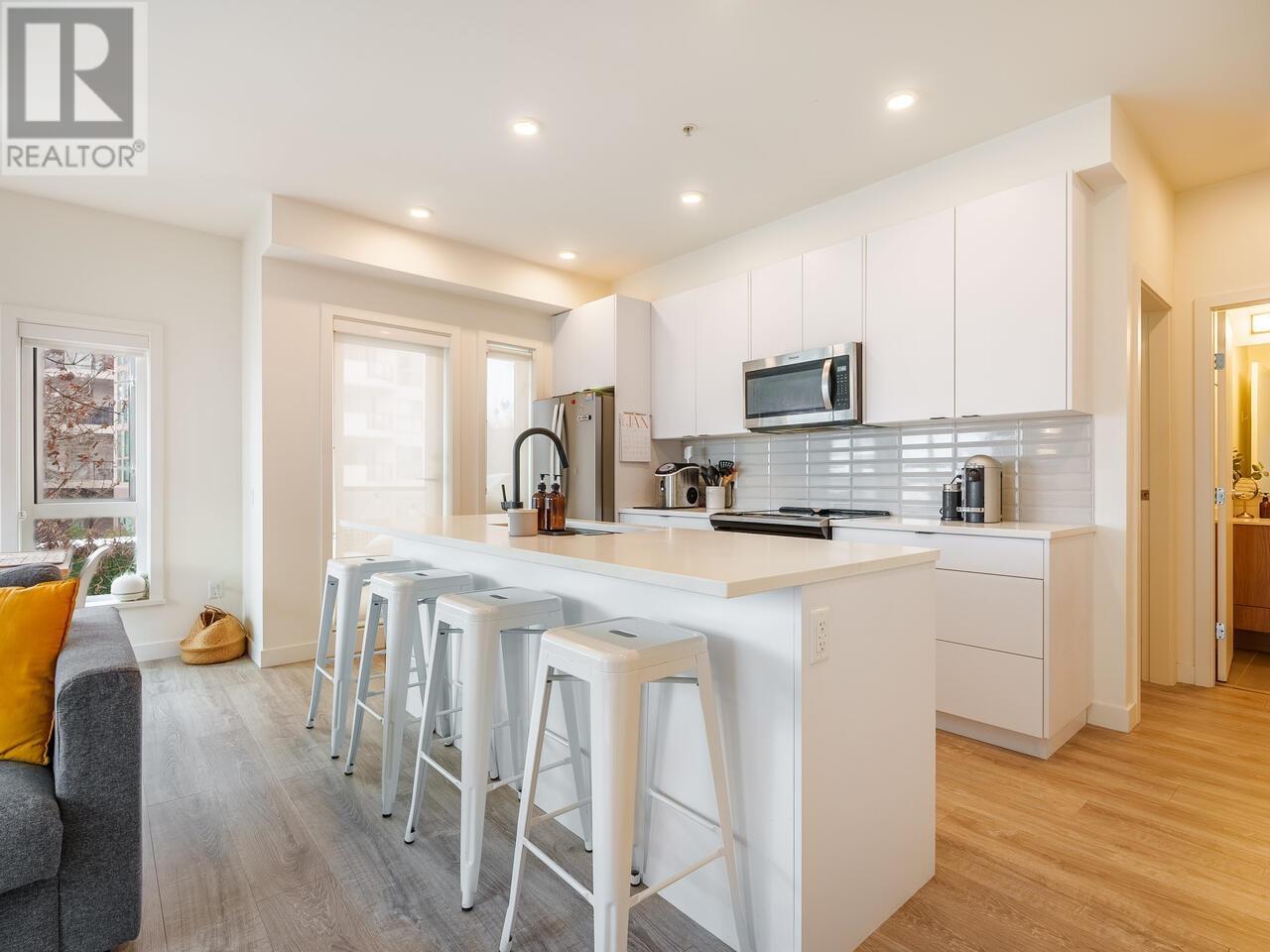 206 610 Brantford Street, New Westminster, British Columbia  V3M 1W7 - Photo 3 - R2963833