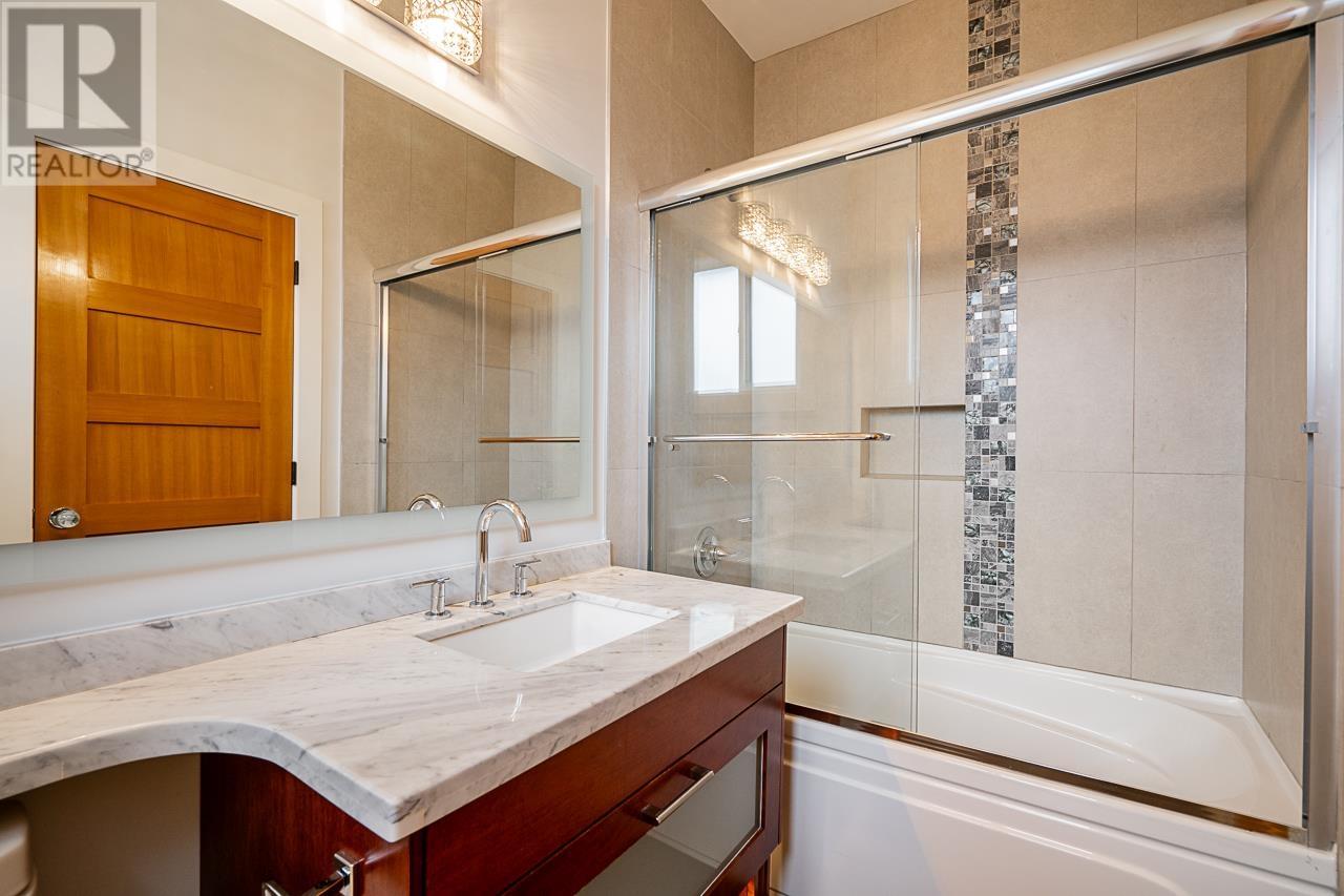 Listing Picture 34 of 40 : 3071 BLUNDELL ROAD, Richmond / 烈治文 - 魯藝地產 Yvonne Lu Group - MLS Medallion Club Member