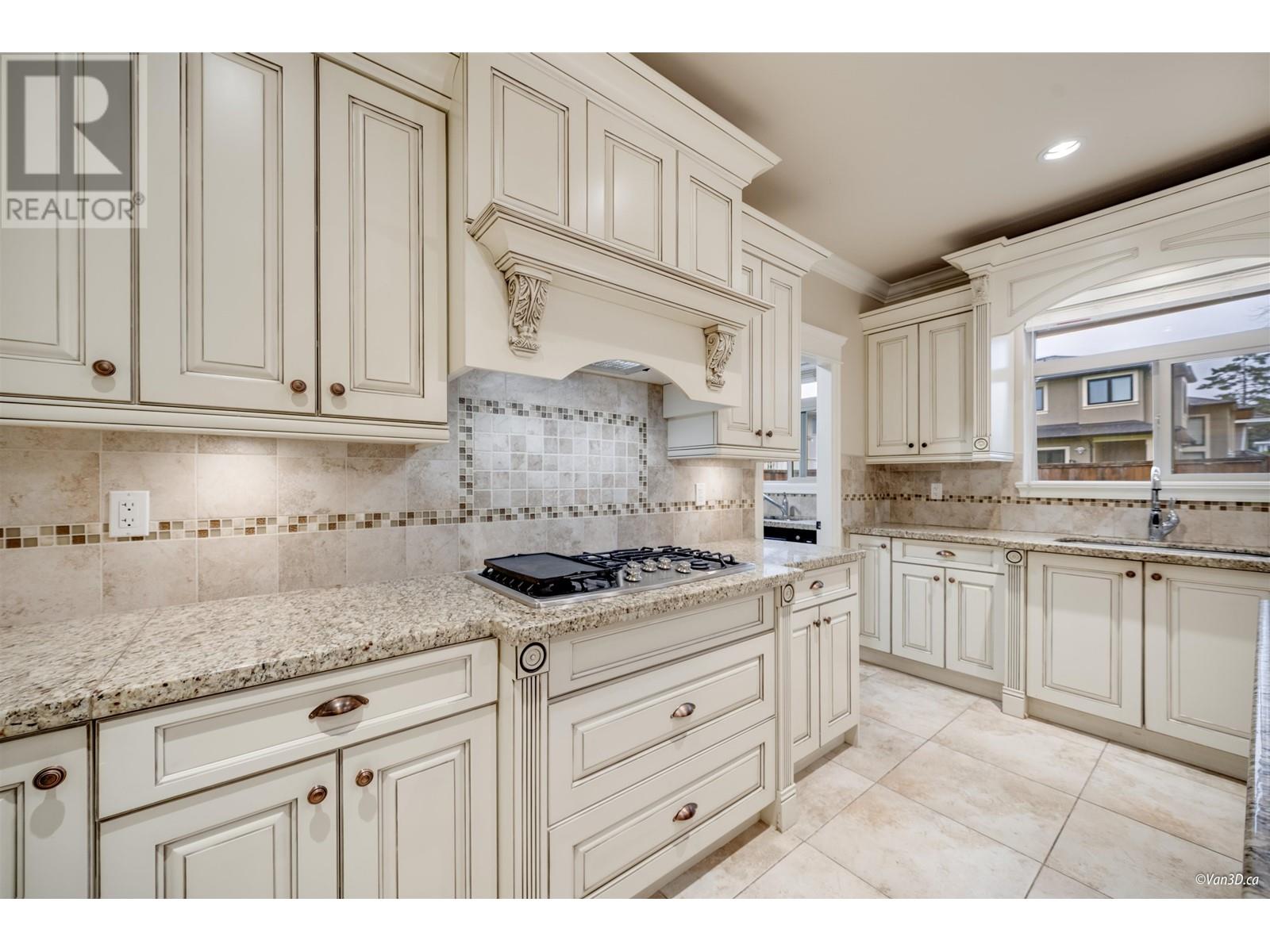 Listing Picture 15 of 40 : 8428 LAIDMORE ROAD, Richmond / 烈治文 - 魯藝地產 Yvonne Lu Group - MLS Medallion Club Member