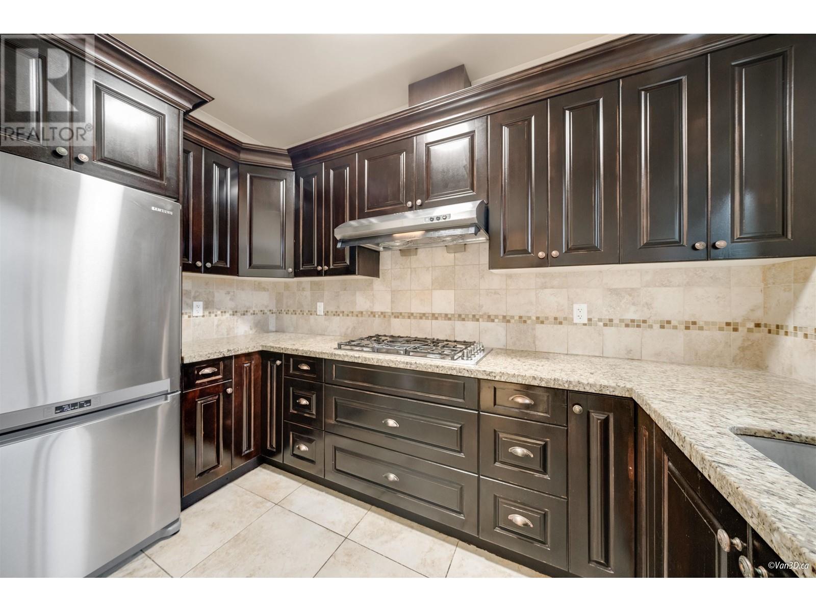 Listing Picture 16 of 40 : 8428 LAIDMORE ROAD, Richmond / 烈治文 - 魯藝地產 Yvonne Lu Group - MLS Medallion Club Member