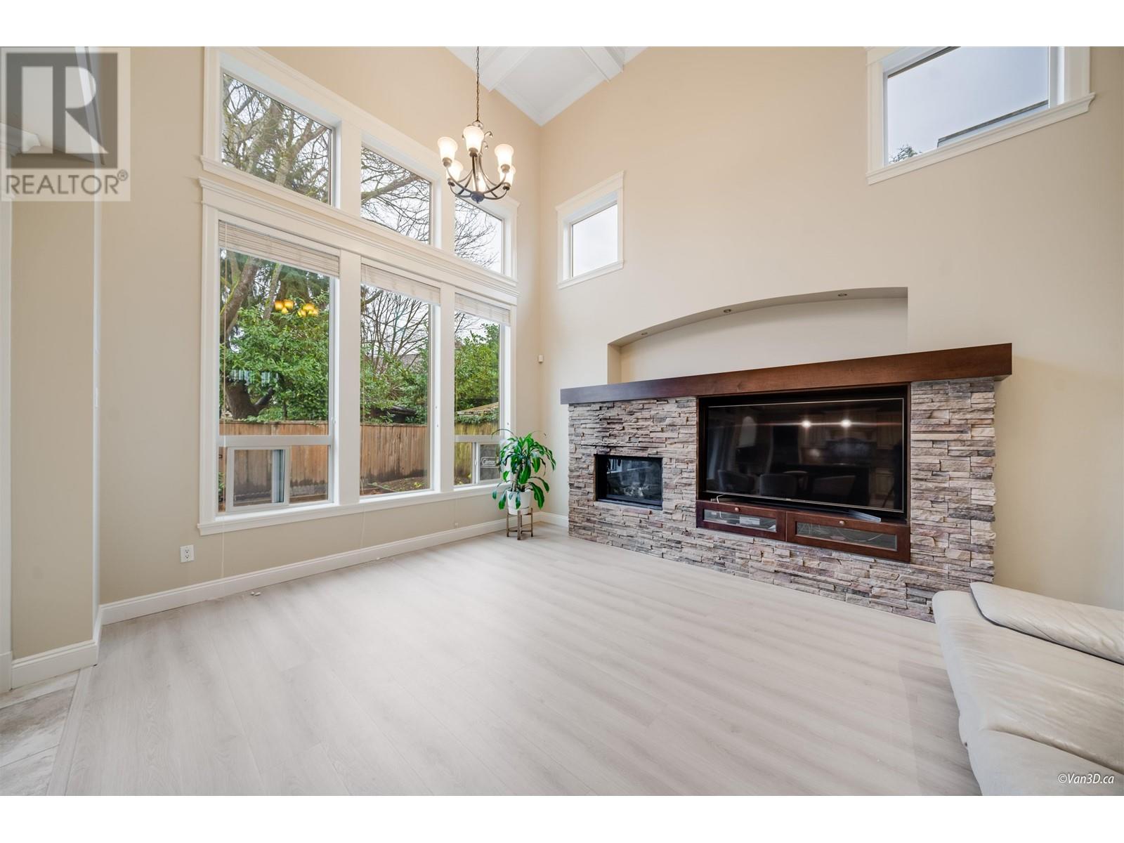 Listing Picture 5 of 40 : 8428 LAIDMORE ROAD, Richmond / 烈治文 - 魯藝地產 Yvonne Lu Group - MLS Medallion Club Member