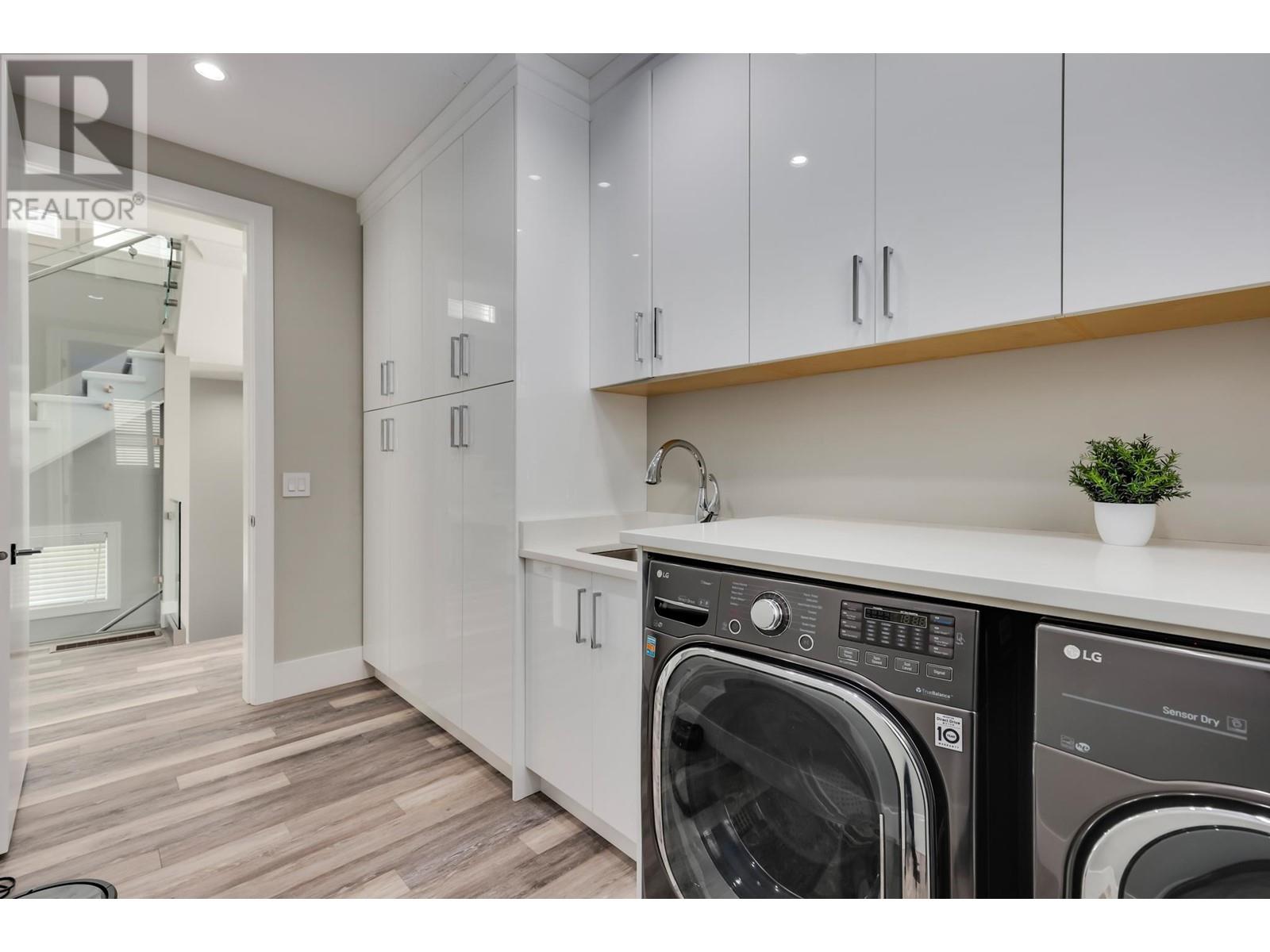 311 Avalon Drive, Port Moody, British Columbia  V3H 2X9 - Photo 11 - R2963792