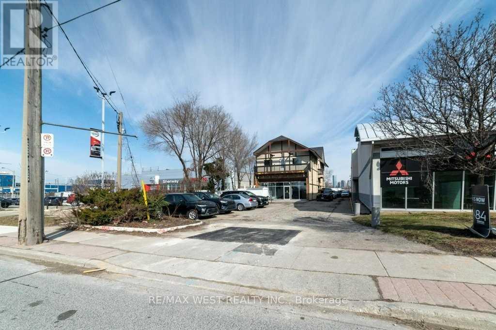 1 - 1340 The Queensway Avenue, Toronto, Ontario  M8Z 1S4 - Photo 3 - W11957976