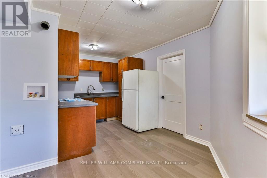 1256 King Street E, Hamilton (Gibson), Ontario  L8M 1G8 - Photo 6 - X11957913