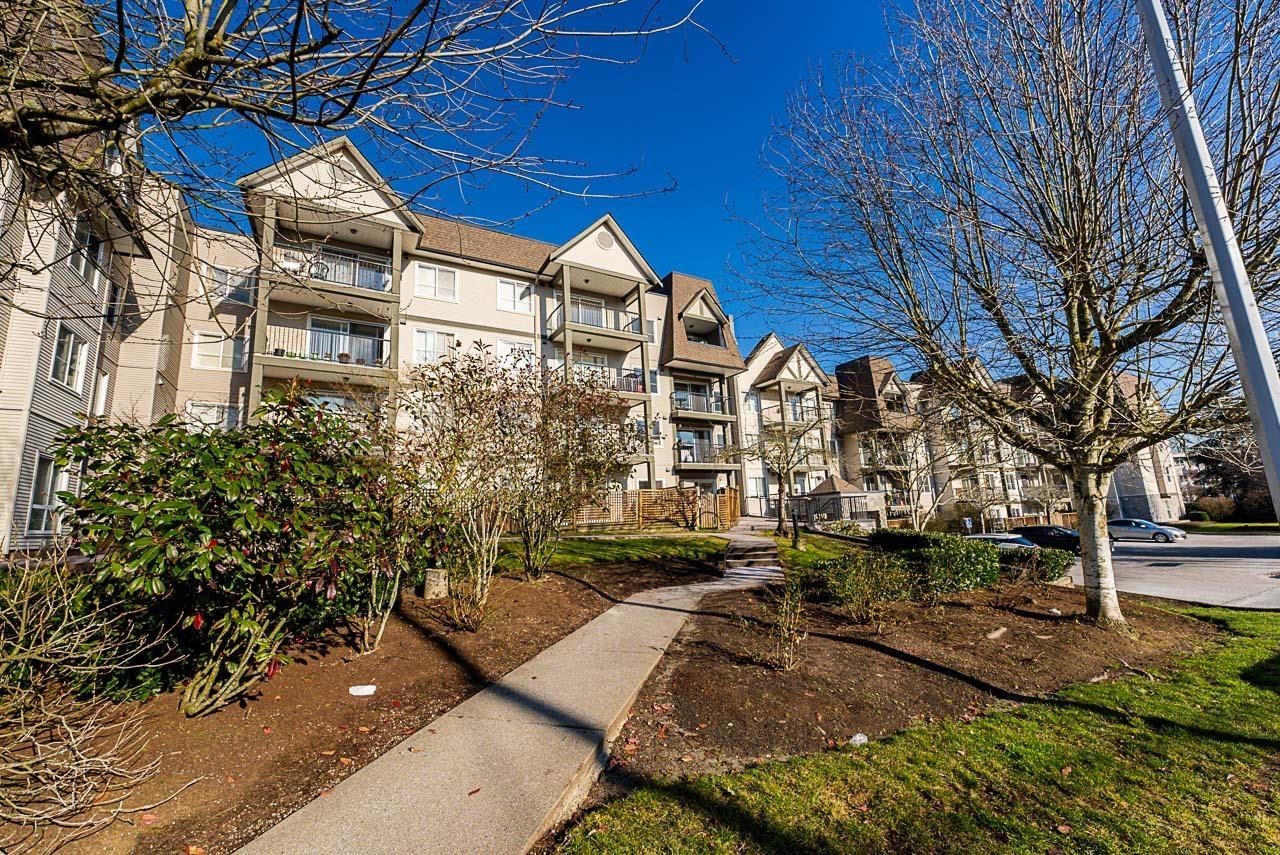 112 12083 92a Avenue, Surrey, British Columbia  V3V 8C8 - Photo 1 - R2961178