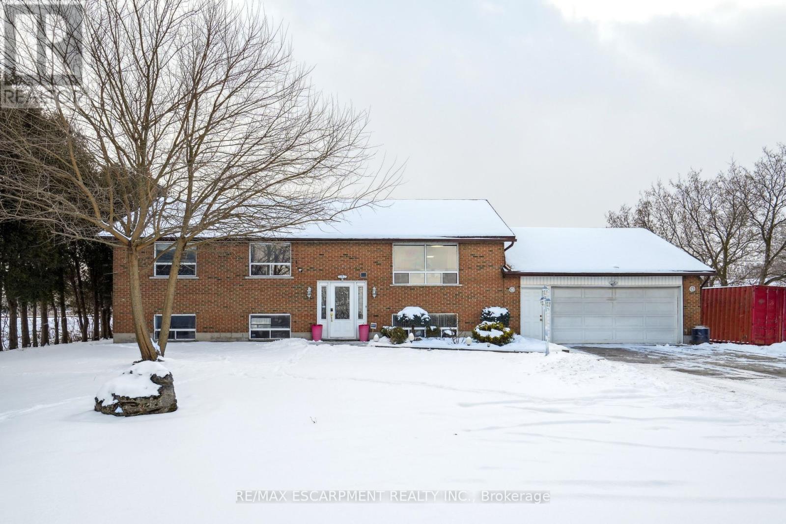 515 Brock Road, Hamilton, Ontario  L9H 5E4 - Photo 3 - X11929335