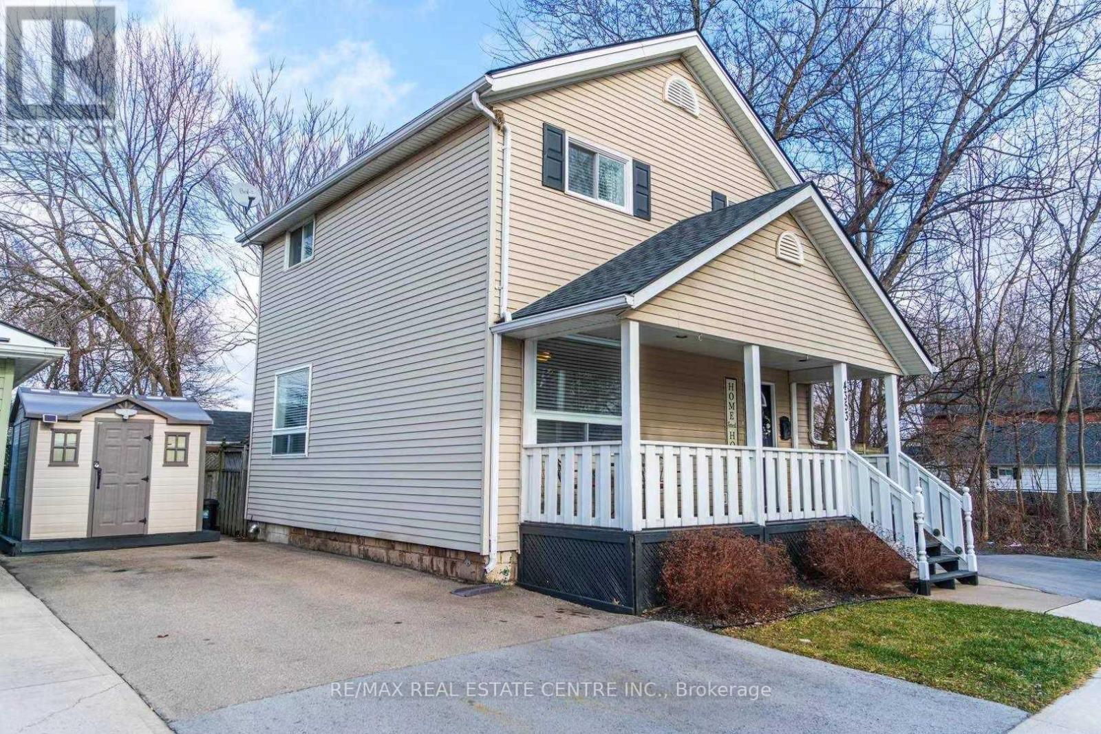 4353 Ellis Street, Niagara Falls, Ontario  L2E 1H3 - Photo 2 - X11907109