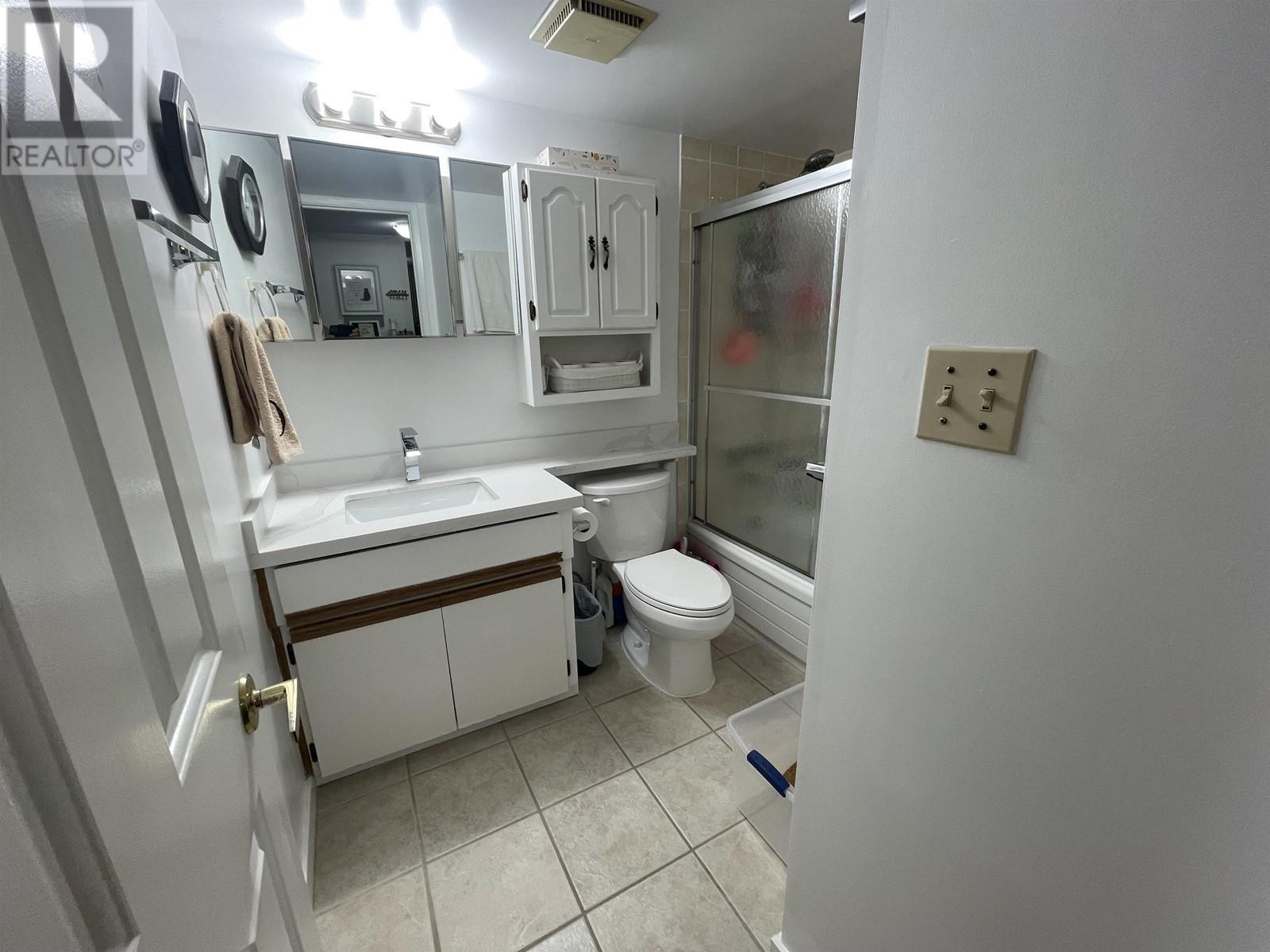 Listing Picture 13 of 21 : 101 458 E 43RD AVENUE, Vancouver / 溫哥華 - 魯藝地產 Yvonne Lu Group - MLS Medallion Club Member