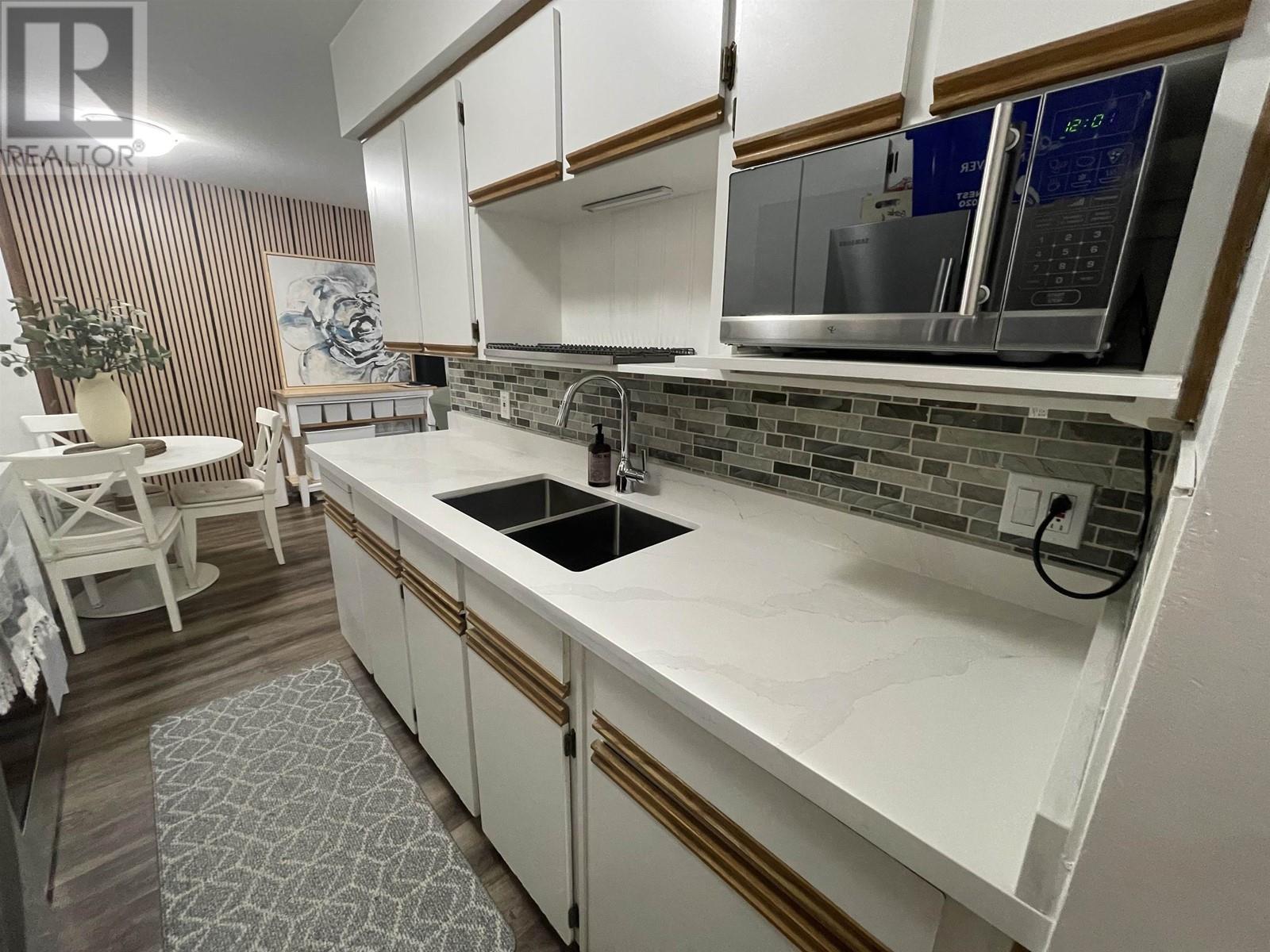 Listing Picture 7 of 21 : 101 458 E 43RD AVENUE, Vancouver / 溫哥華 - 魯藝地產 Yvonne Lu Group - MLS Medallion Club Member