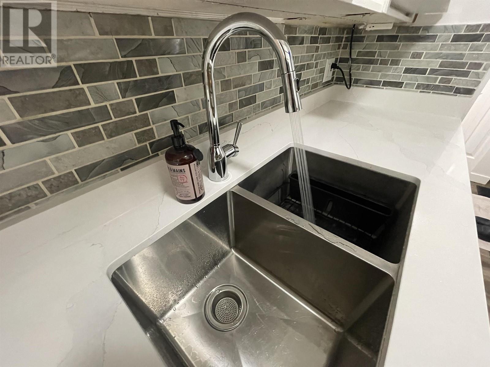 Listing Picture 9 of 21 : 101 458 E 43RD AVENUE, Vancouver / 溫哥華 - 魯藝地產 Yvonne Lu Group - MLS Medallion Club Member