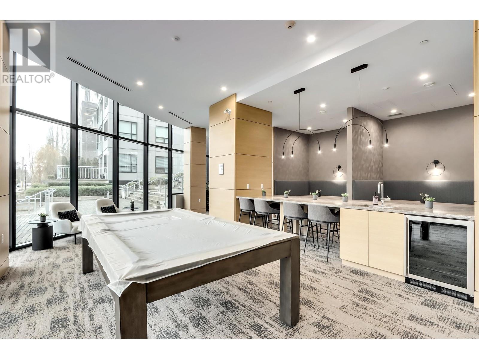 Listing Picture 10 of 11 : 327 9233 ODLIN ROAD, Richmond / 烈治文 - 魯藝地產 Yvonne Lu Group - MLS Medallion Club Member