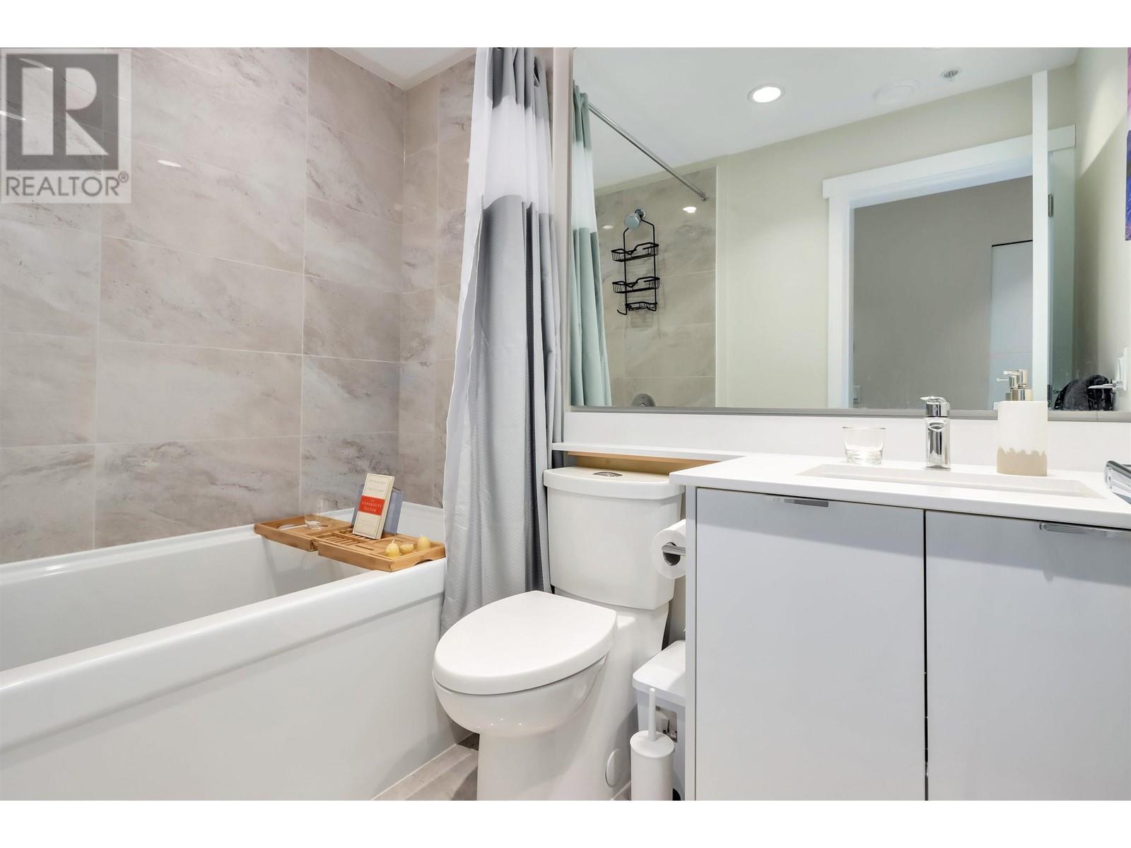 Listing Picture 8 of 11 : 327 9233 ODLIN ROAD, Richmond / 烈治文 - 魯藝地產 Yvonne Lu Group - MLS Medallion Club Member