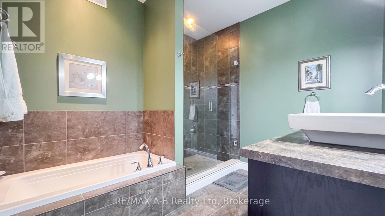 115 John Street, Lucan Biddulph, Ontario  N0M 2J0 - Photo 19 - X11958110
