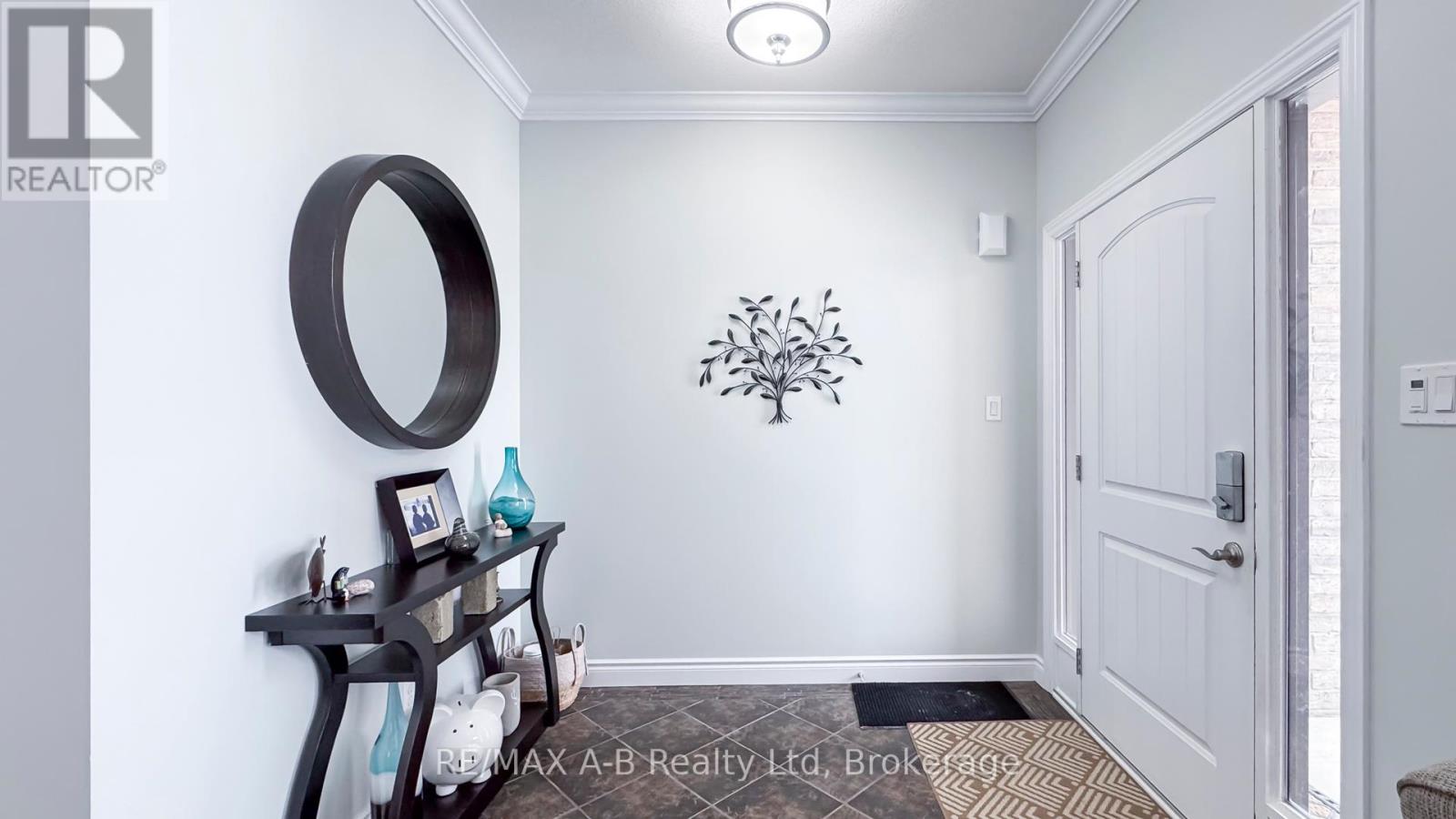 115 John Street, Lucan Biddulph, Ontario  N0M 2J0 - Photo 3 - X11958110