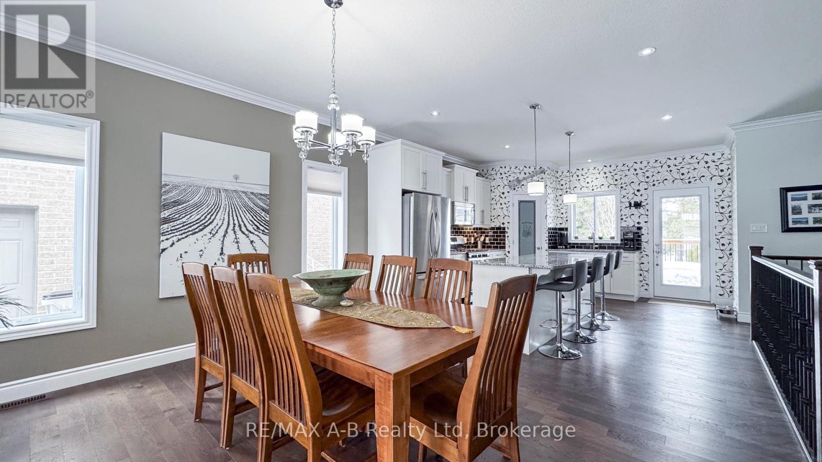115 John Street, Lucan Biddulph, Ontario  N0M 2J0 - Photo 9 - X11958110