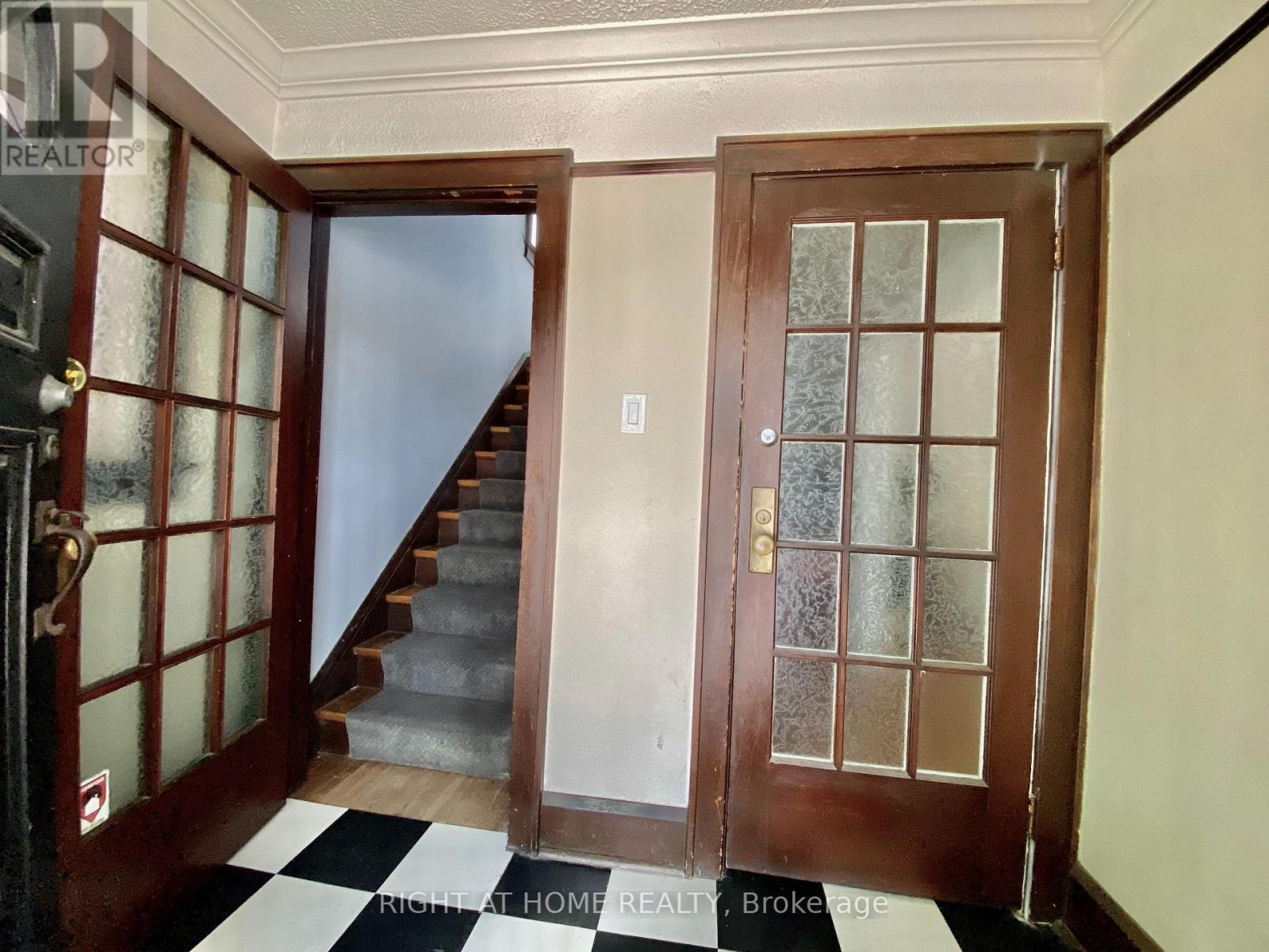 Property at 1196 AVENUE ROAD image 3