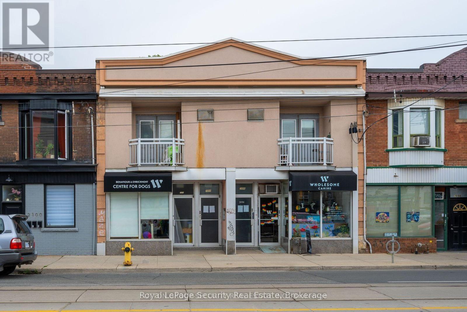 2098 DUNDAS STREET W, Toronto, Ontario