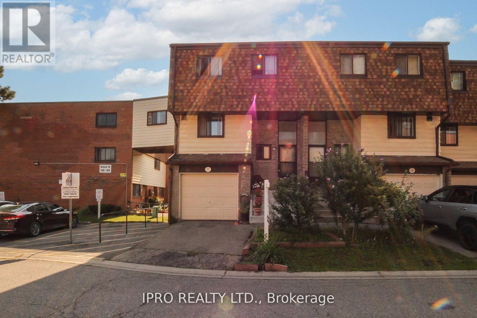 157 - 180 Mississauga Valley Boulevard, Mississauga, Ontario  L5A 3M2 - Photo 1 - W11958242