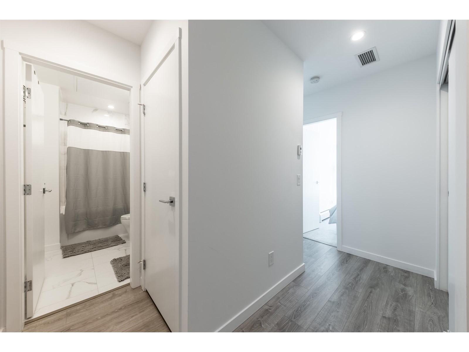 1301 13350 Central Avenue, Surrey, British Columbia  V3T 0S1 - Photo 15 - R2963046