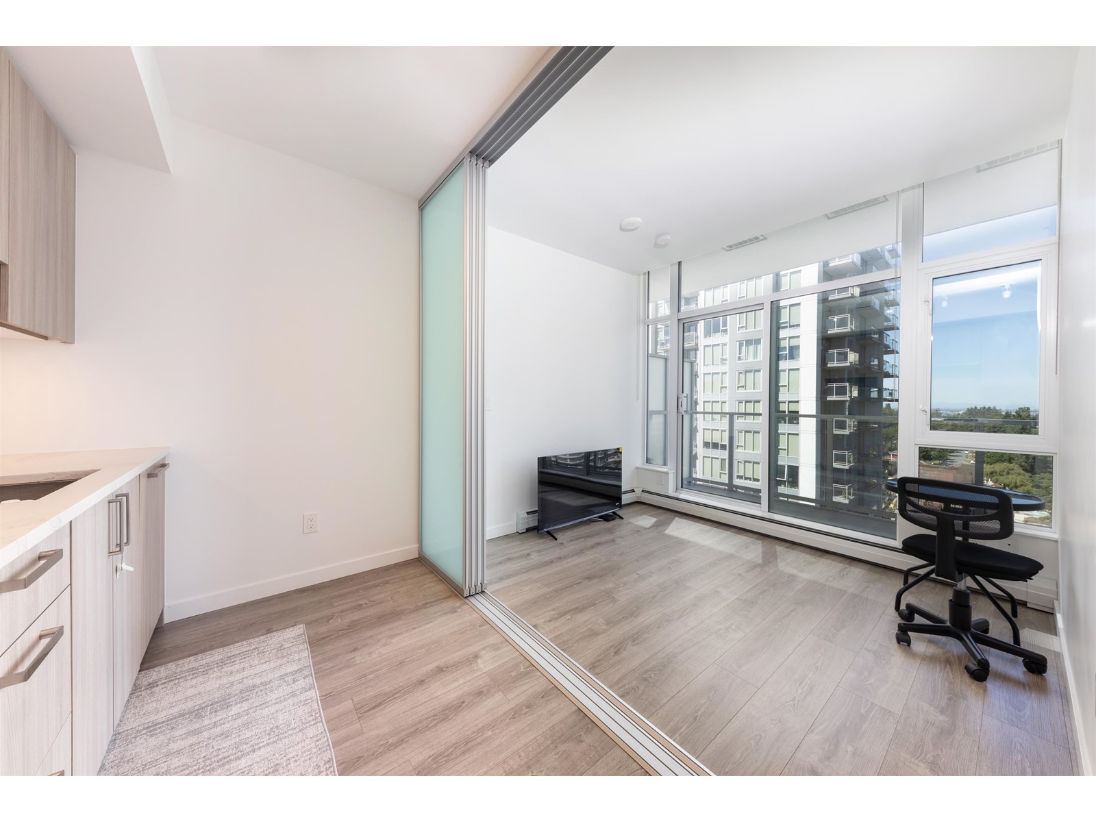 Property at 1301 13350 CENTRAL AVENUE image 3