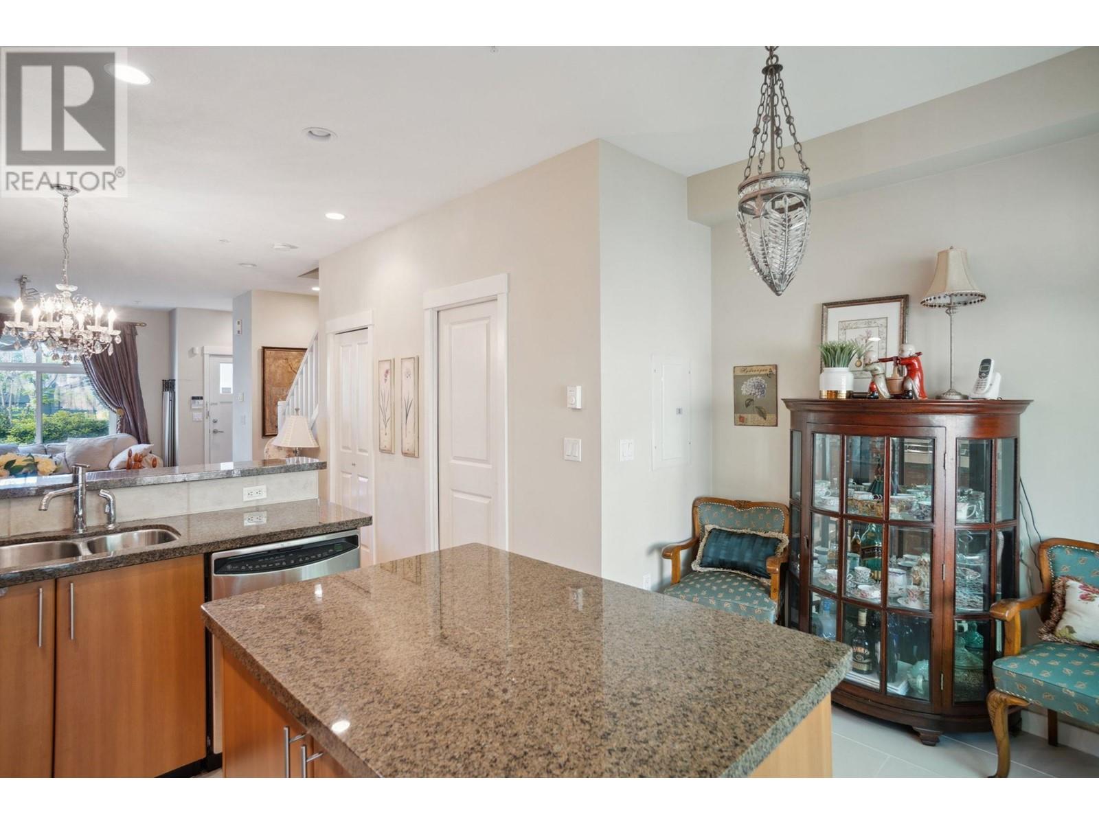 7411 Columbia Street, Vancouver, British Columbia  V5X 4X4 - Photo 13 - R2963927