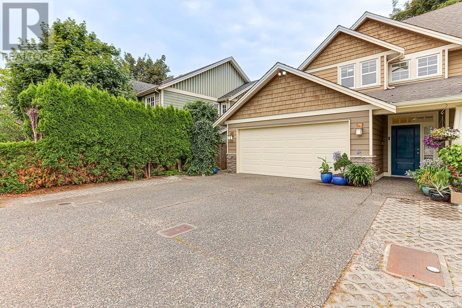 Property at 5171 45 AVENUE image 3