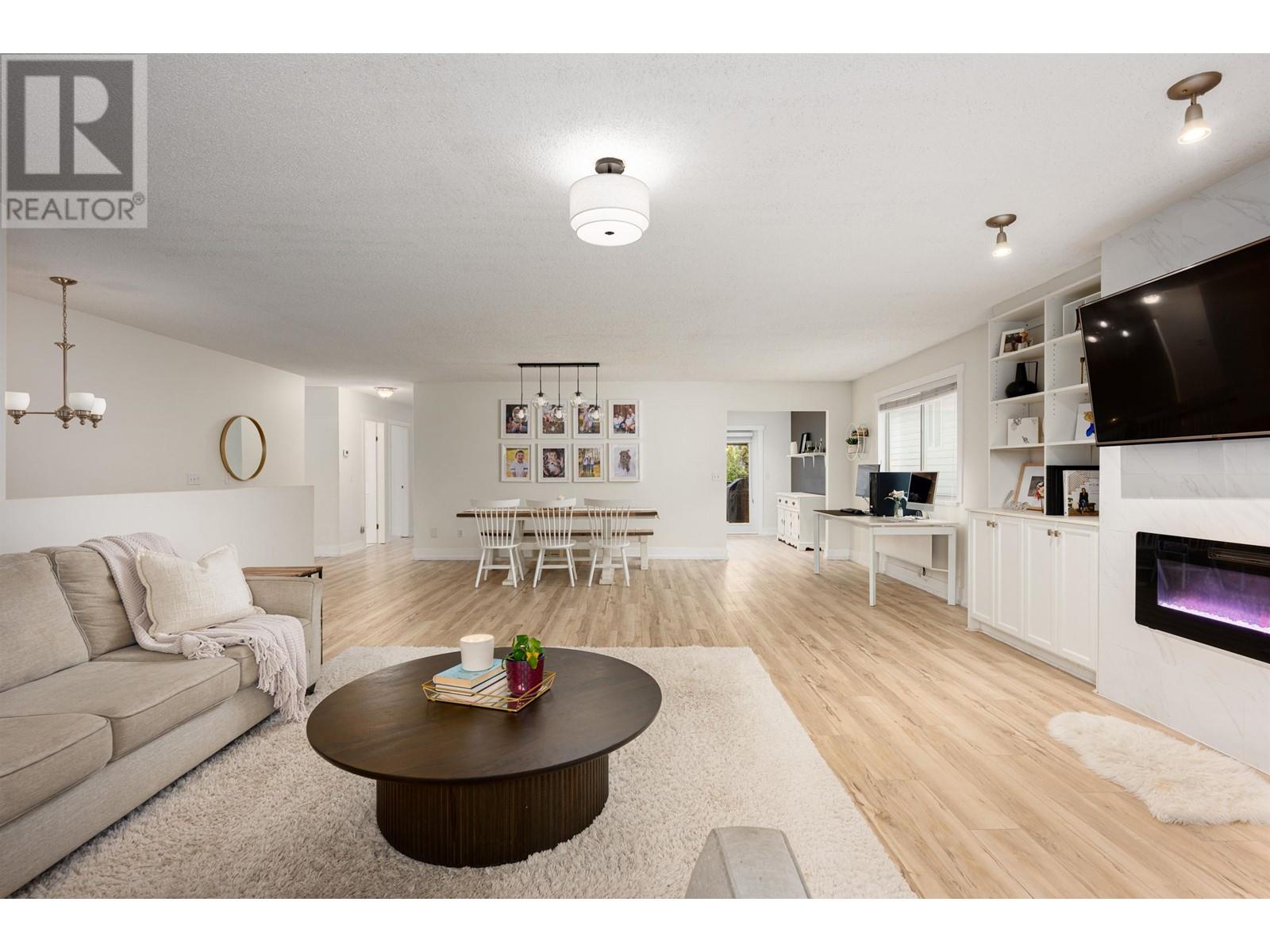 22404 Morse Crescent, Maple Ridge, British Columbia  V2X 9G6 - Photo 5 - R2963914