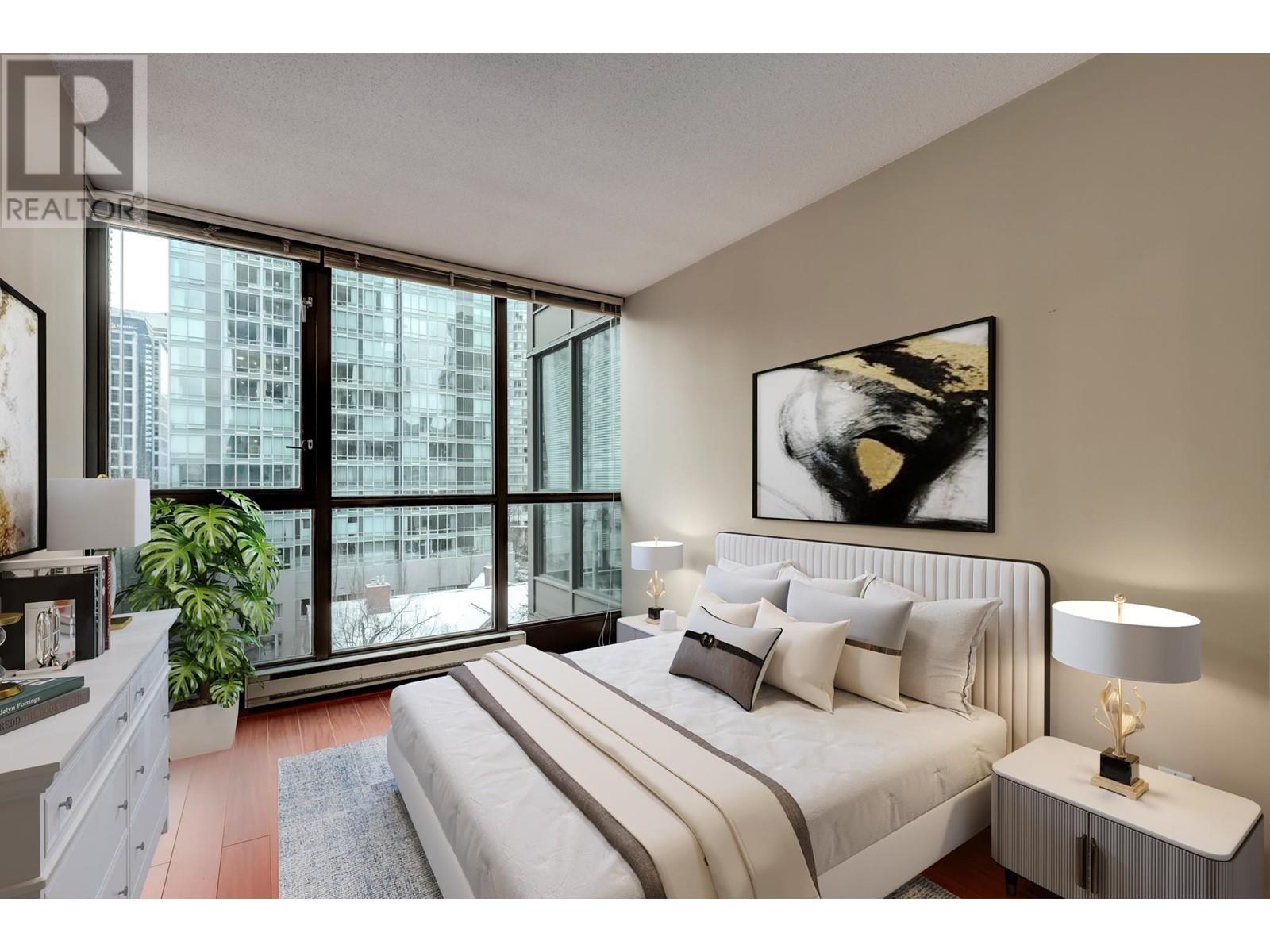 Listing Picture 13 of 28 : 802 1331 ALBERNI STREET, Vancouver / 溫哥華 - 魯藝地產 Yvonne Lu Group - MLS Medallion Club Member