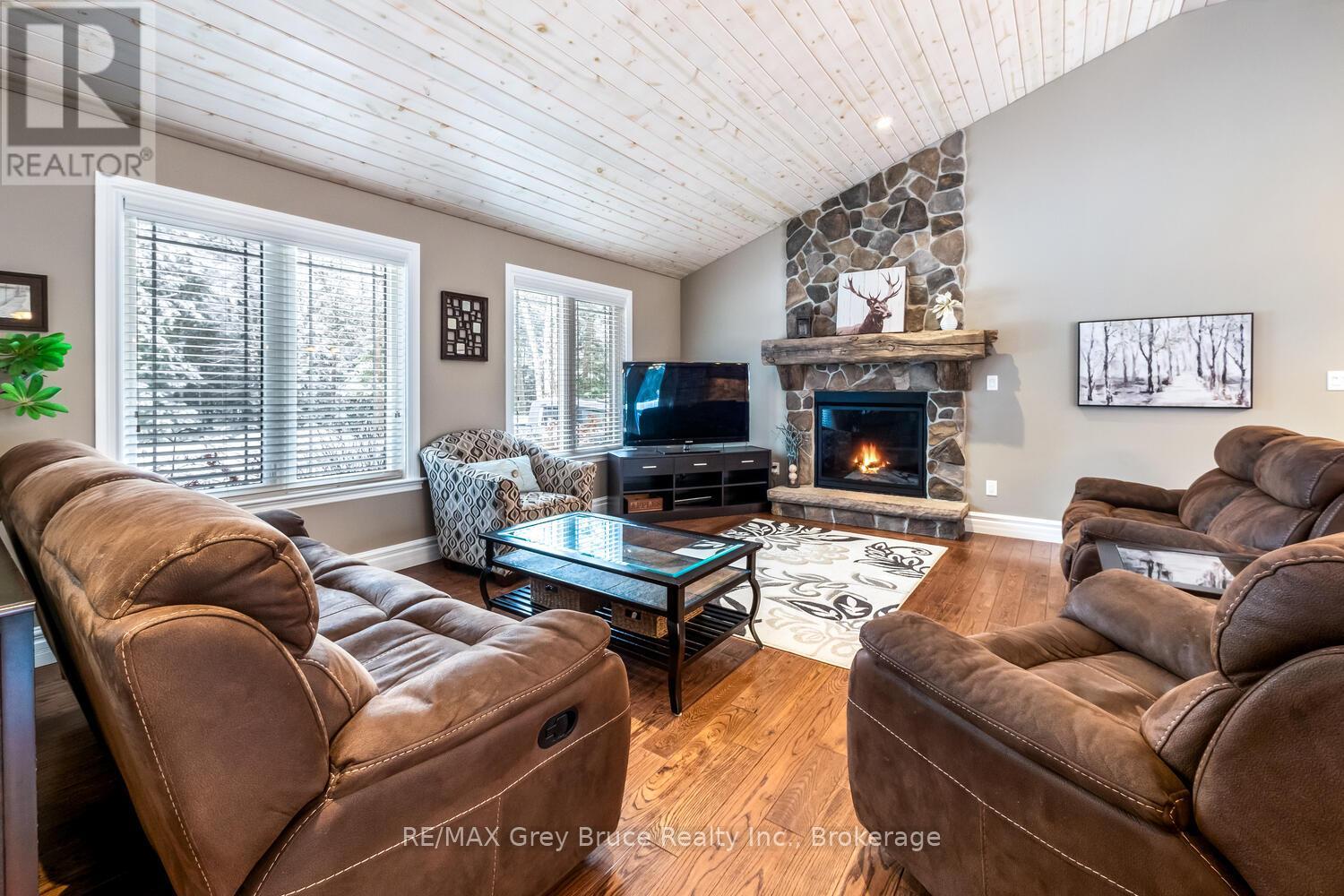 40 Pine Forest Drive, South Bruce Peninsula, Ontario  N0H 2G0 - Photo 7 - X11958309