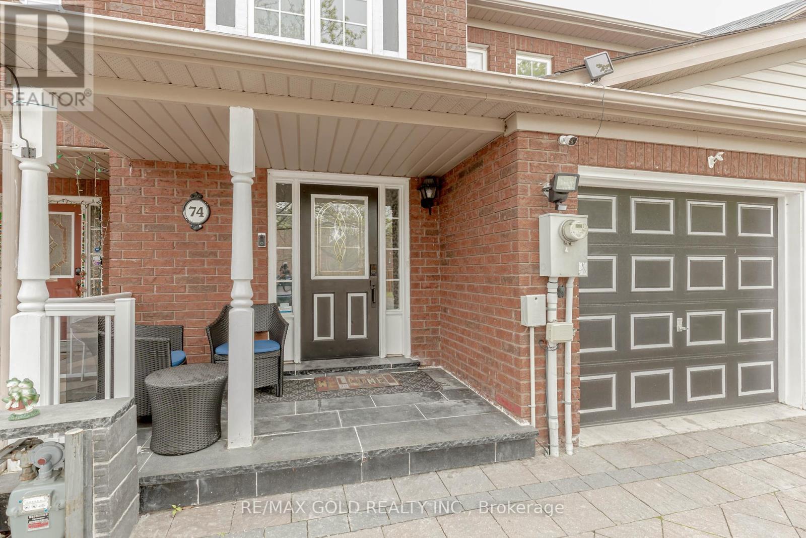 74 Monaco Court, Brampton, Ontario  L7A 1X5 - Photo 2 - W11958333