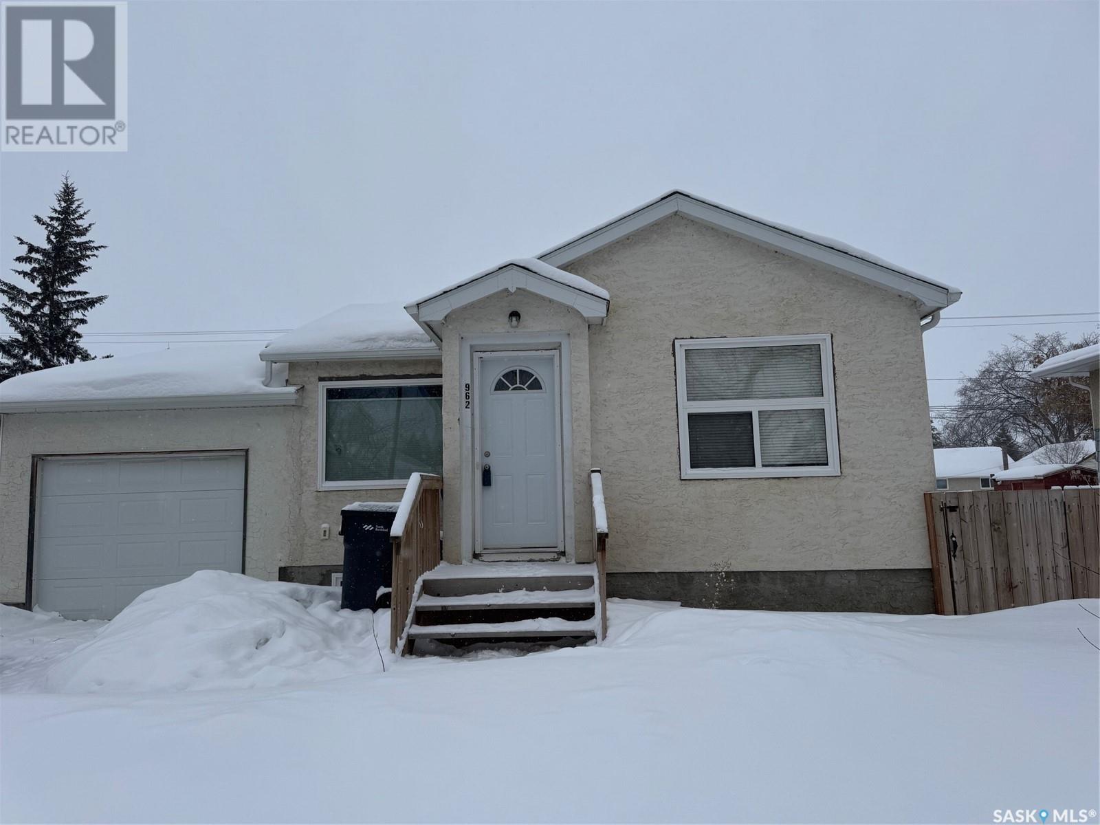 962 109th STREET, north battleford, Saskatchewan