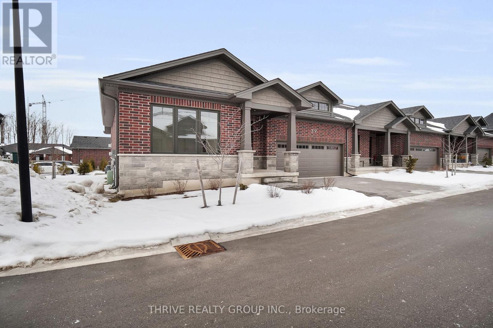 Property at 29 - 1080 UPPERPOINT AVENUE image 3