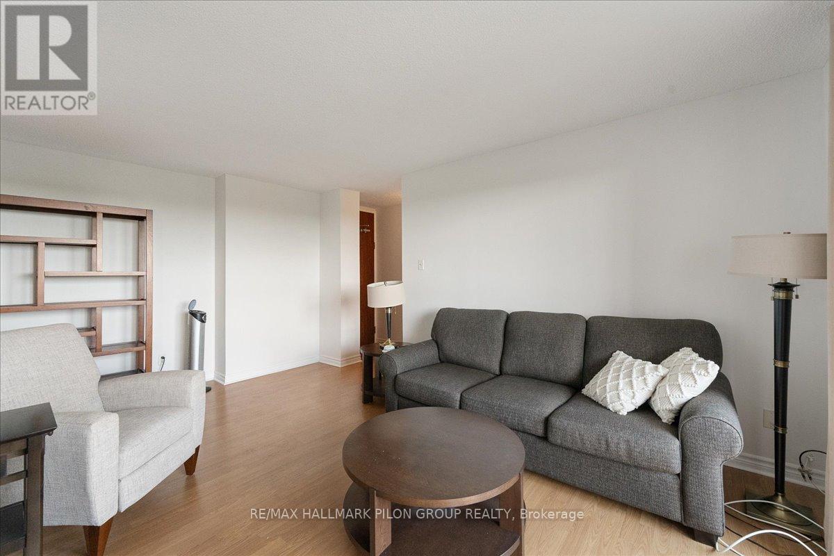 Property at 714 - 2020 JASMINE CRESCENT image 4