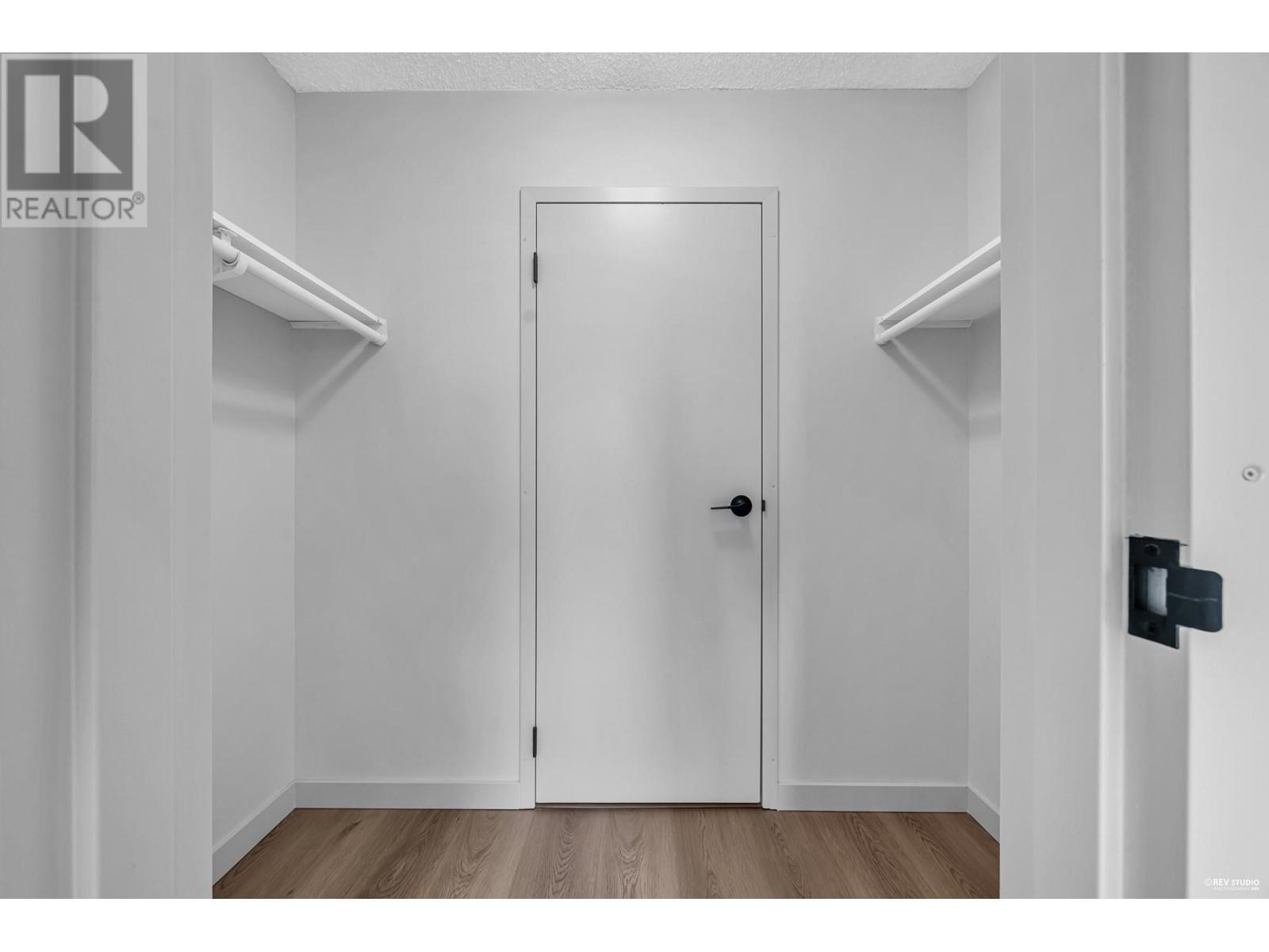 Listing Picture 12 of 29 : 1003 9521 CARDSTON COURT, Burnaby / 本拿比 - 魯藝地產 Yvonne Lu Group - MLS Medallion Club Member