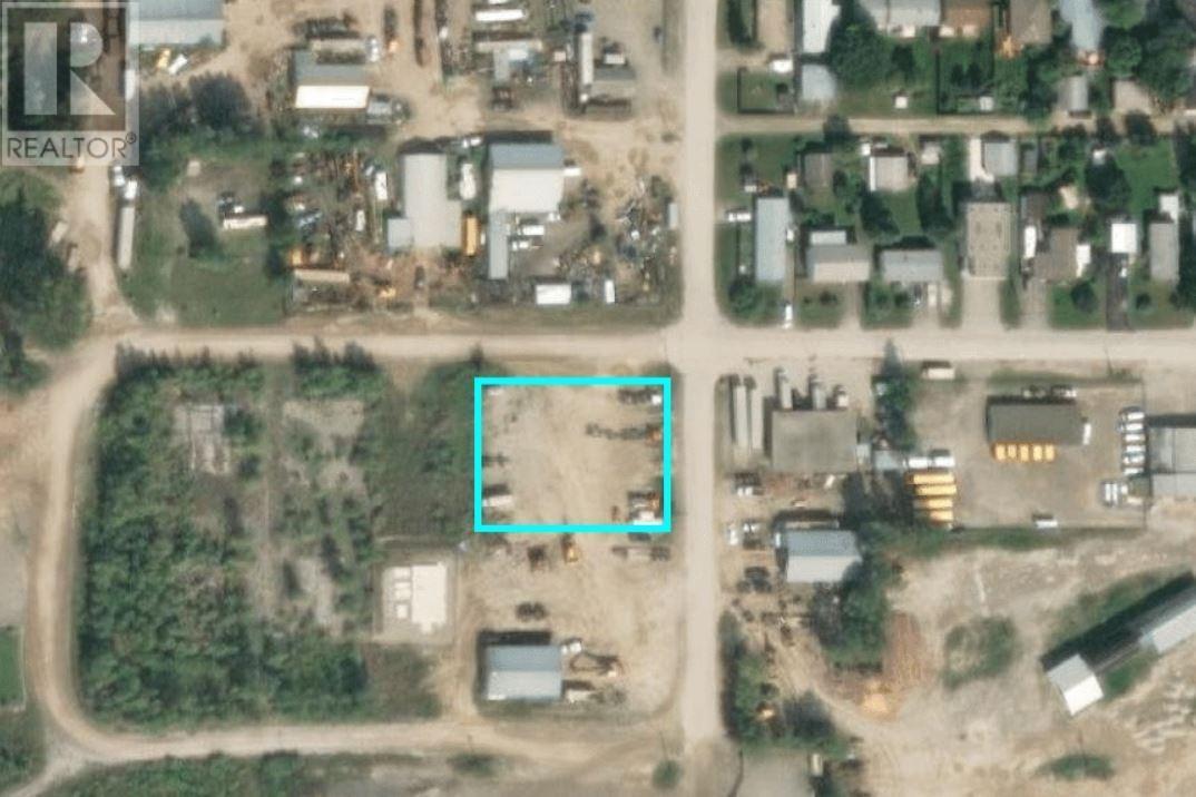 716 14th Street, Golden, British Columbia  V0A 1H0 - Photo 1 - 10334508