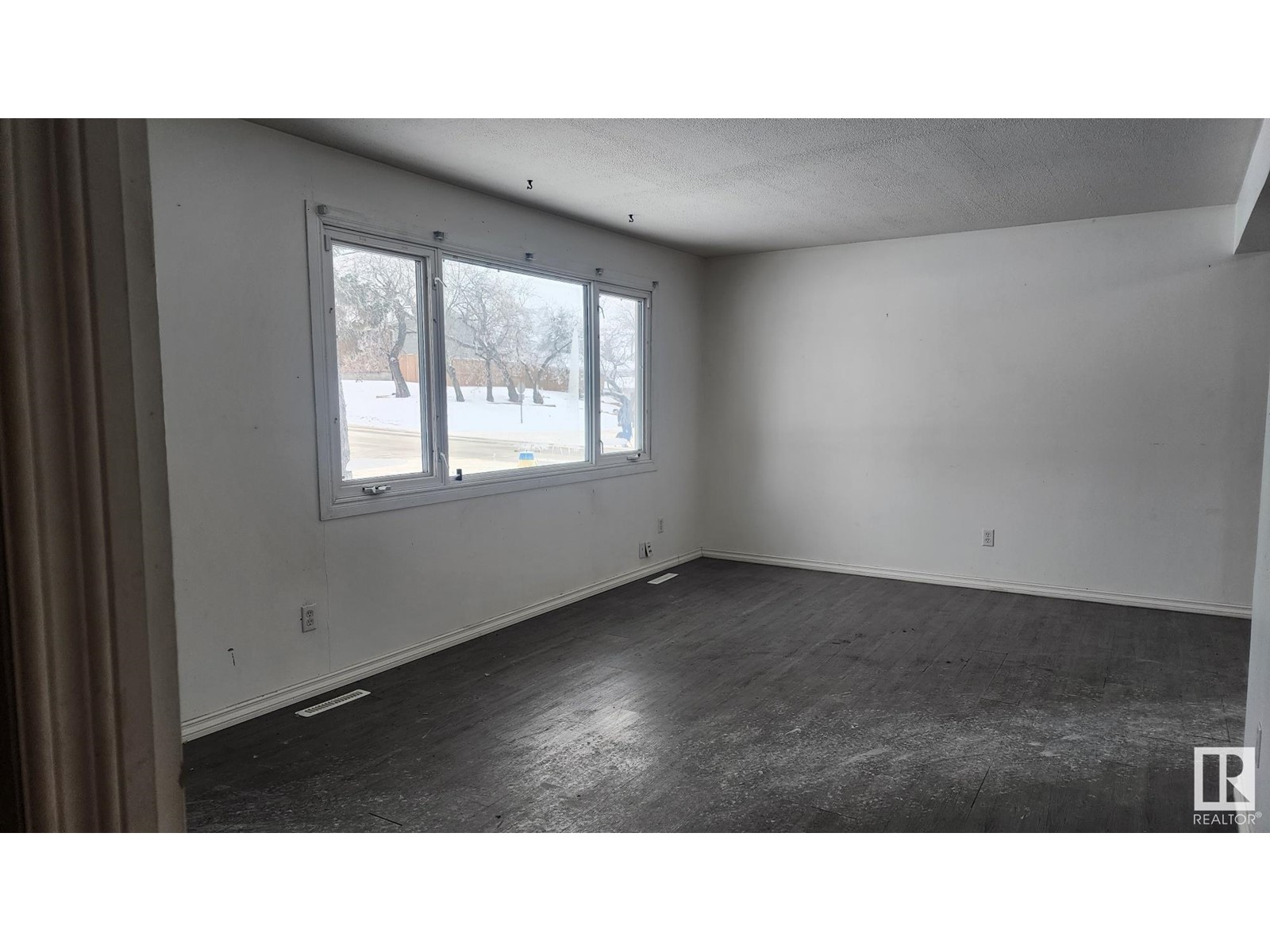 Property at 816 12 AV image 2